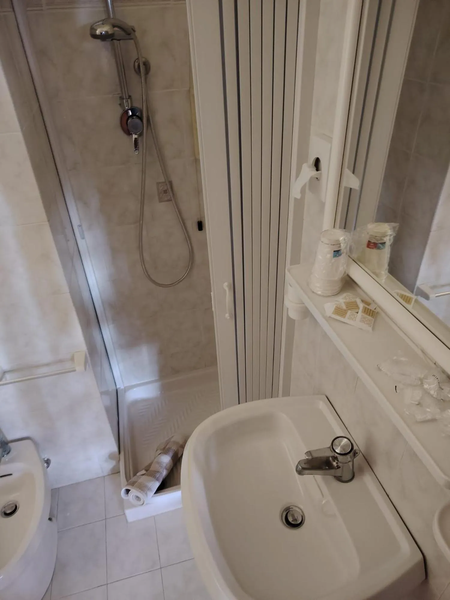 Shower in Hotel Silvia Framura - Cinque Terre