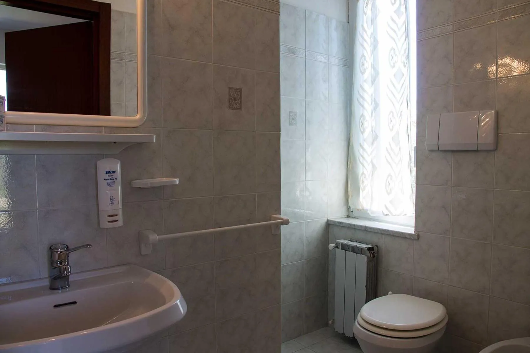 Bathroom in Hotel Silvia Framura - Cinque Terre