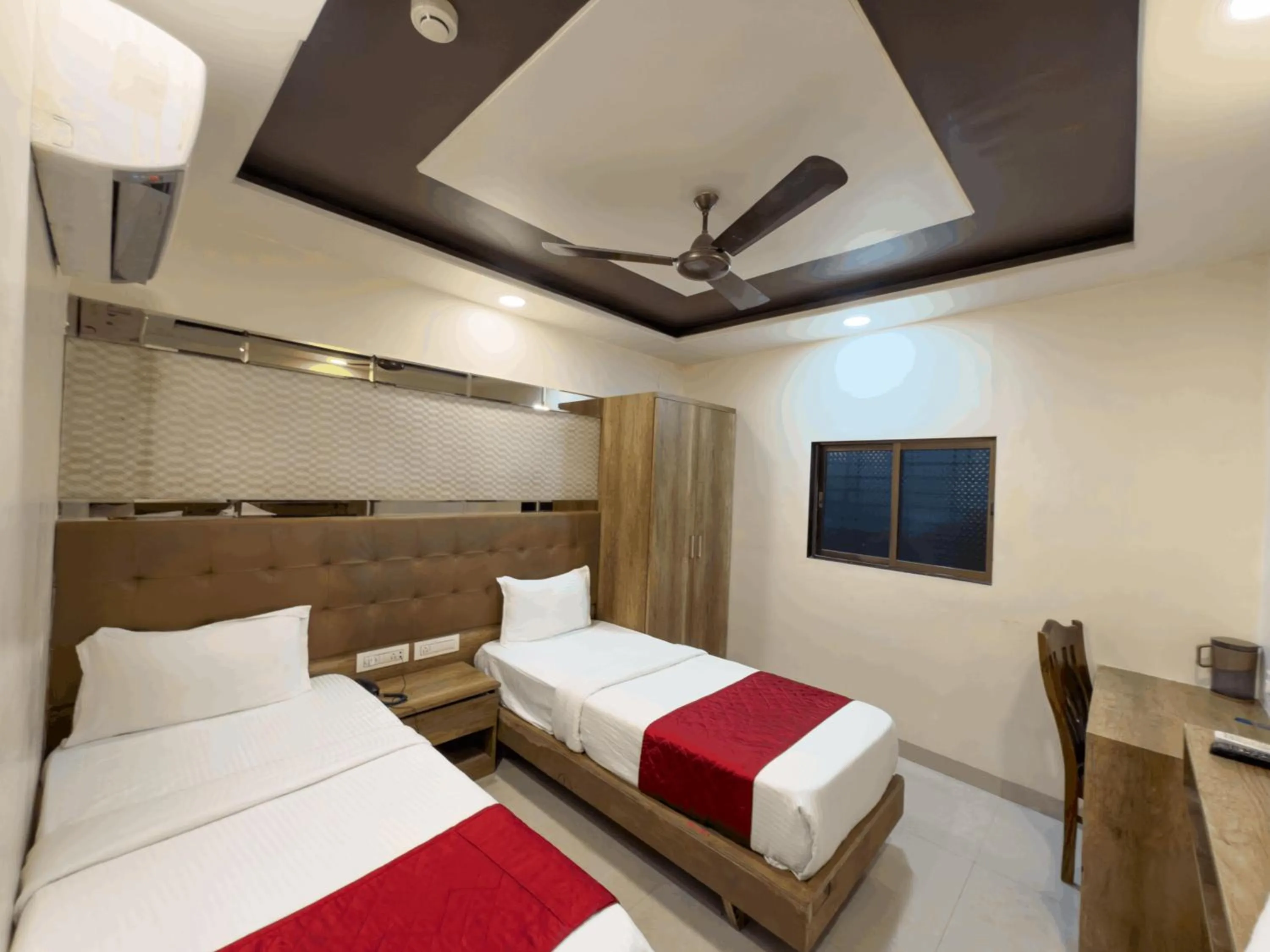 Bedroom, Bed in Hotel Hometown Near US Embassy BKC