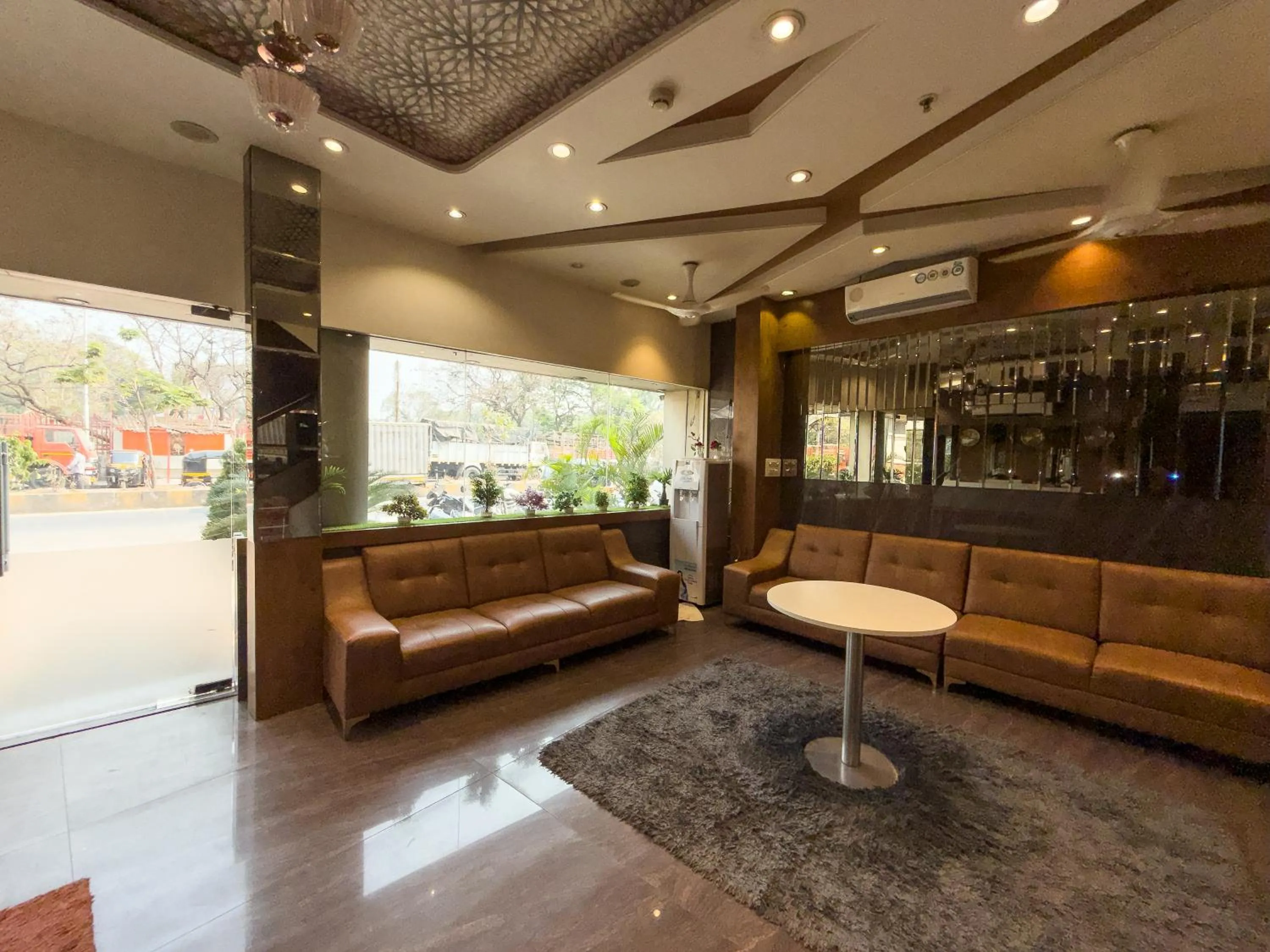 Lobby or reception in Hotel Hometown Near US Embassy BKC