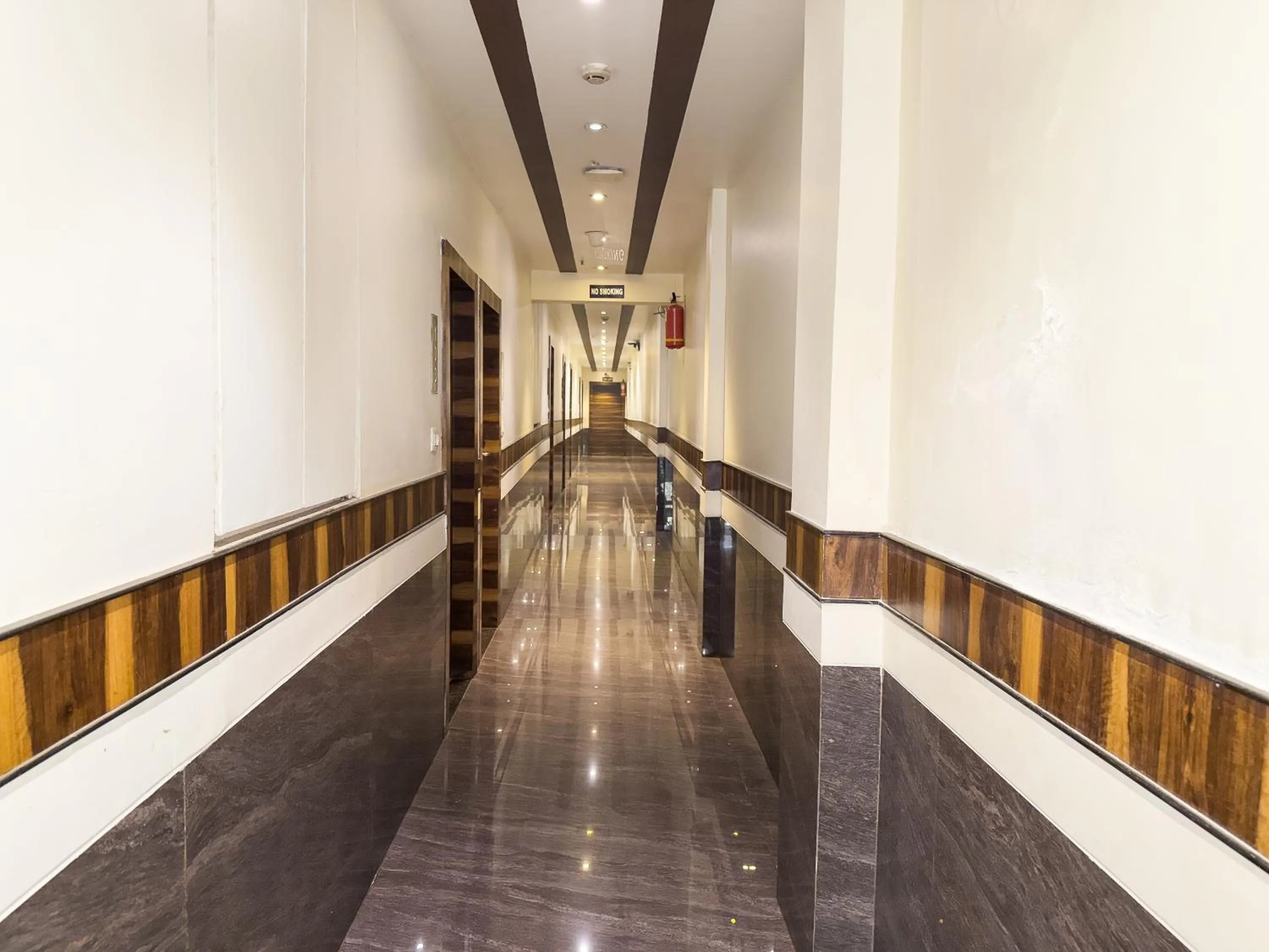 Lobby or reception in Hotel Hometown Near US Embassy BKC