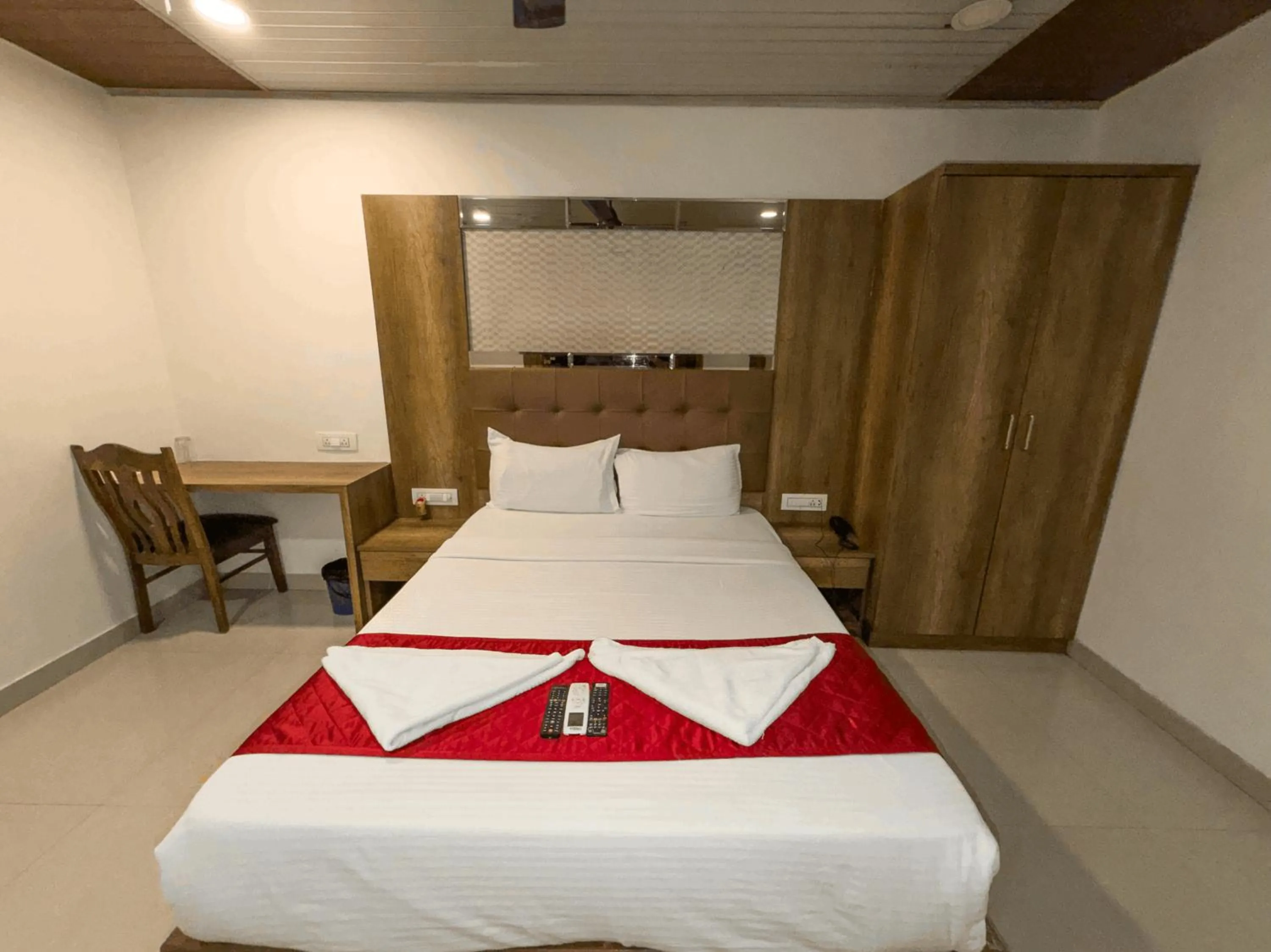 Bedroom, Bed in Hotel Hometown Near US Embassy BKC