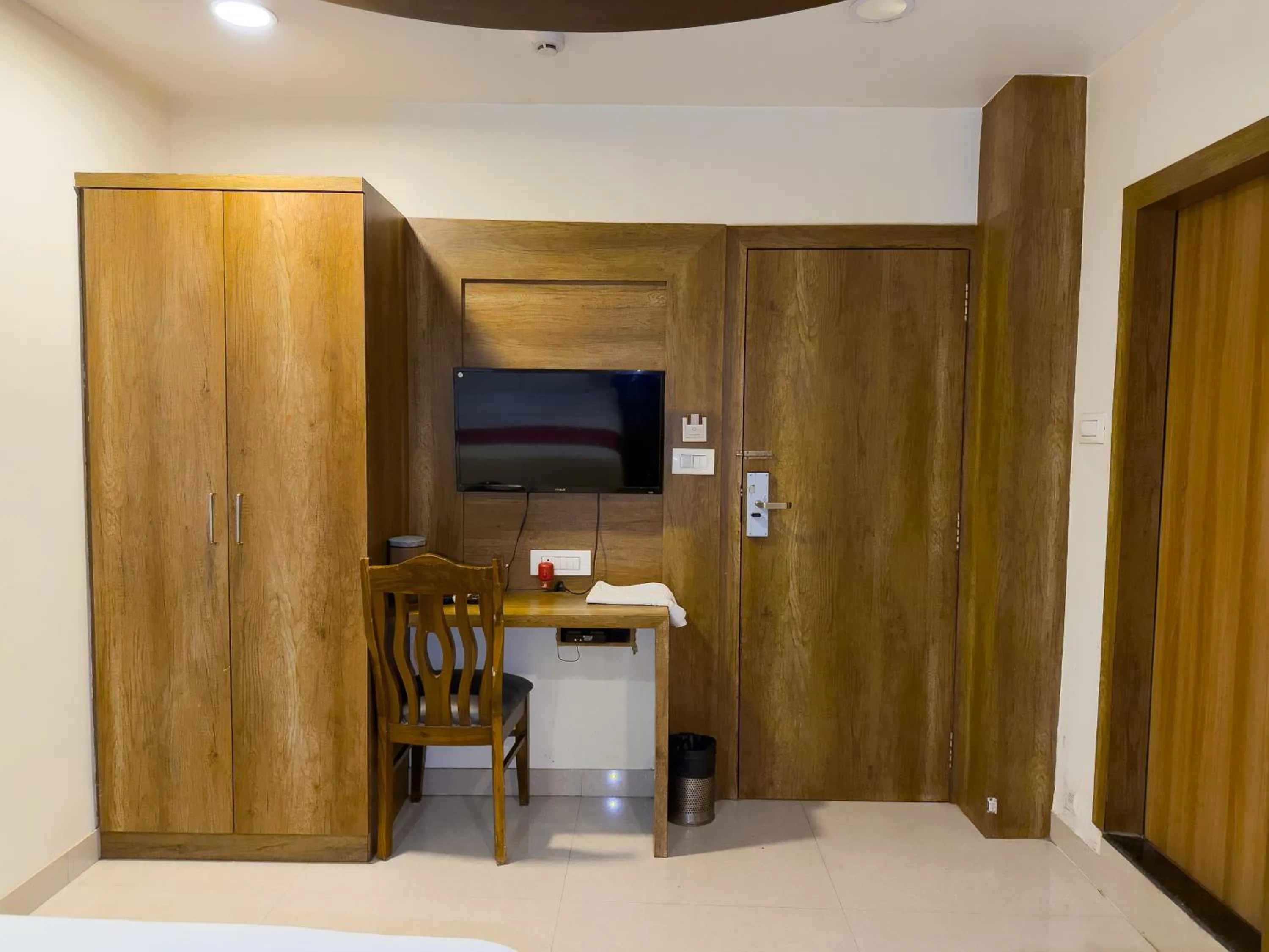 Bedroom in Hotel Hometown Near US Embassy BKC