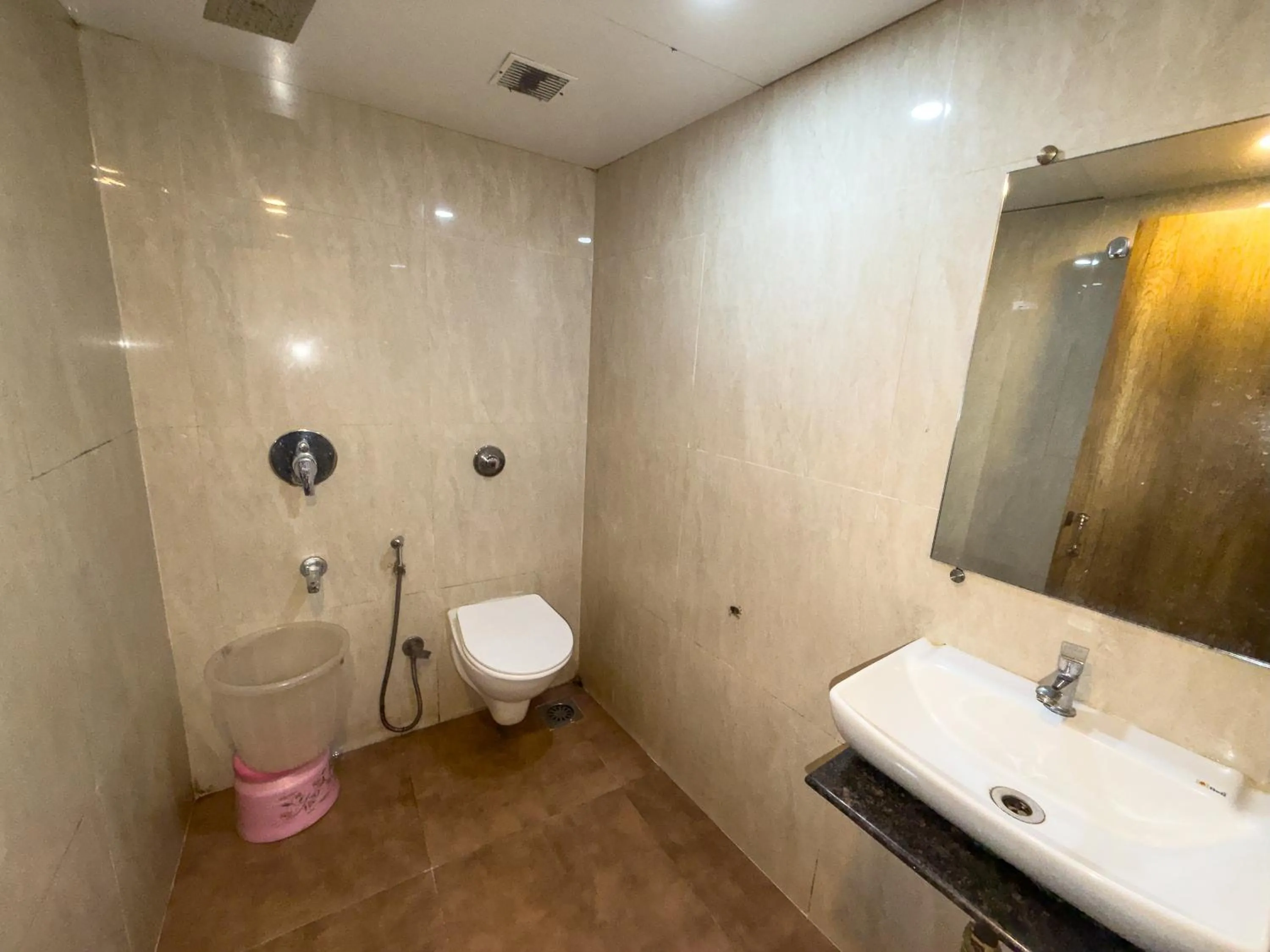 Toilet in Hotel Hometown Near US Embassy BKC