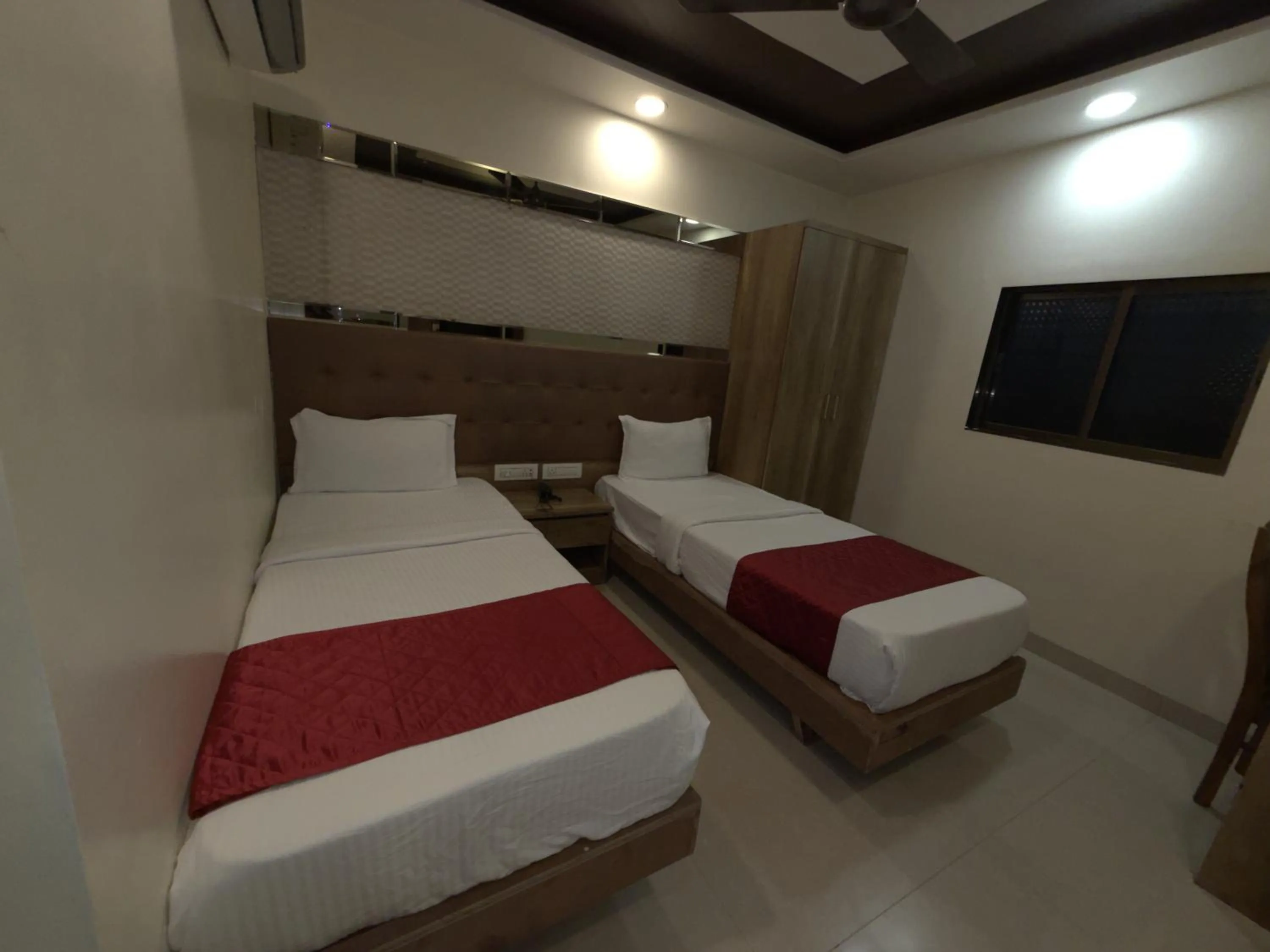 Bedroom, Bed in Hotel Hometown Near US Embassy BKC