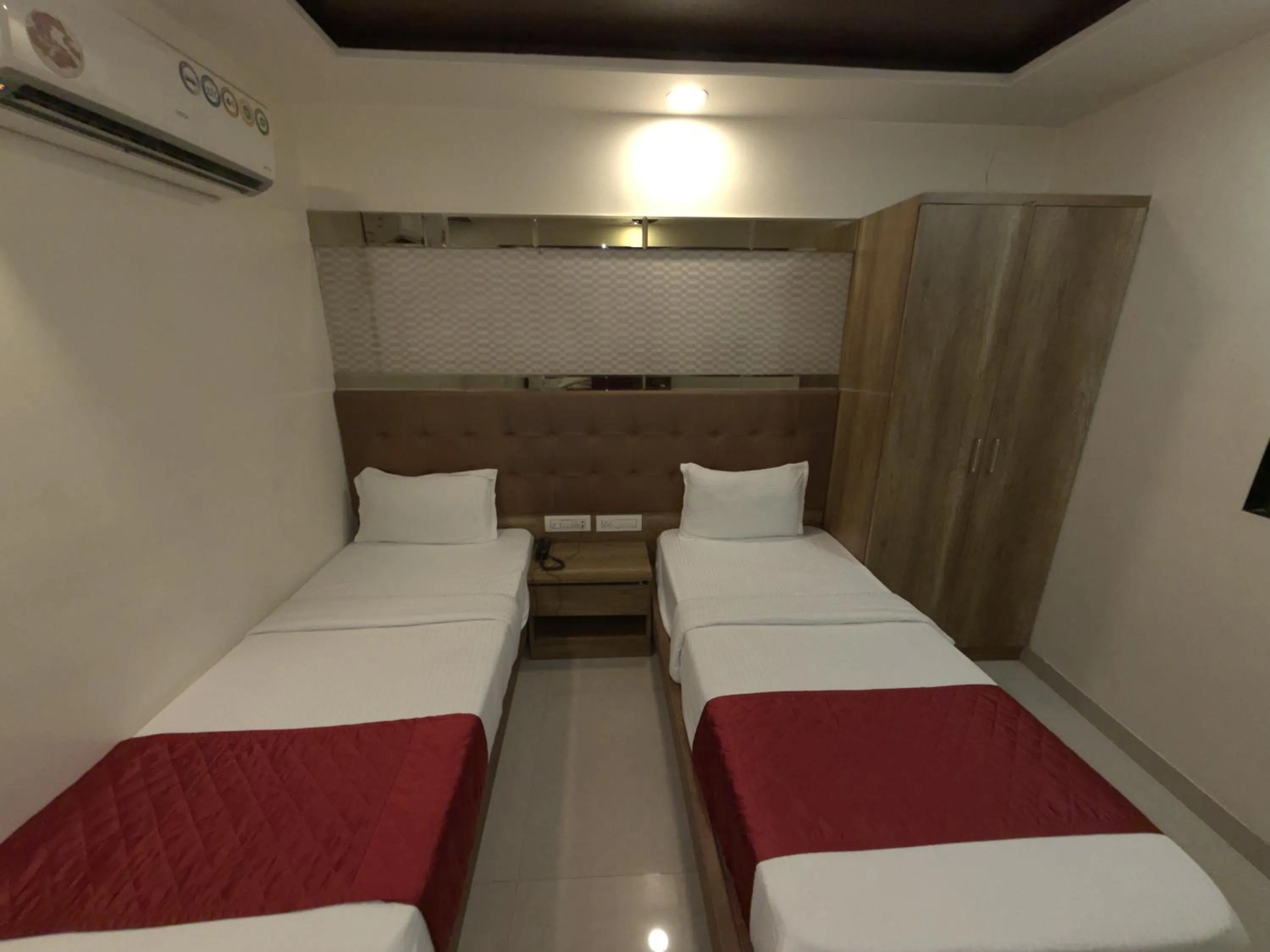 Bedroom, Bed in Hotel Hometown Near US Embassy BKC