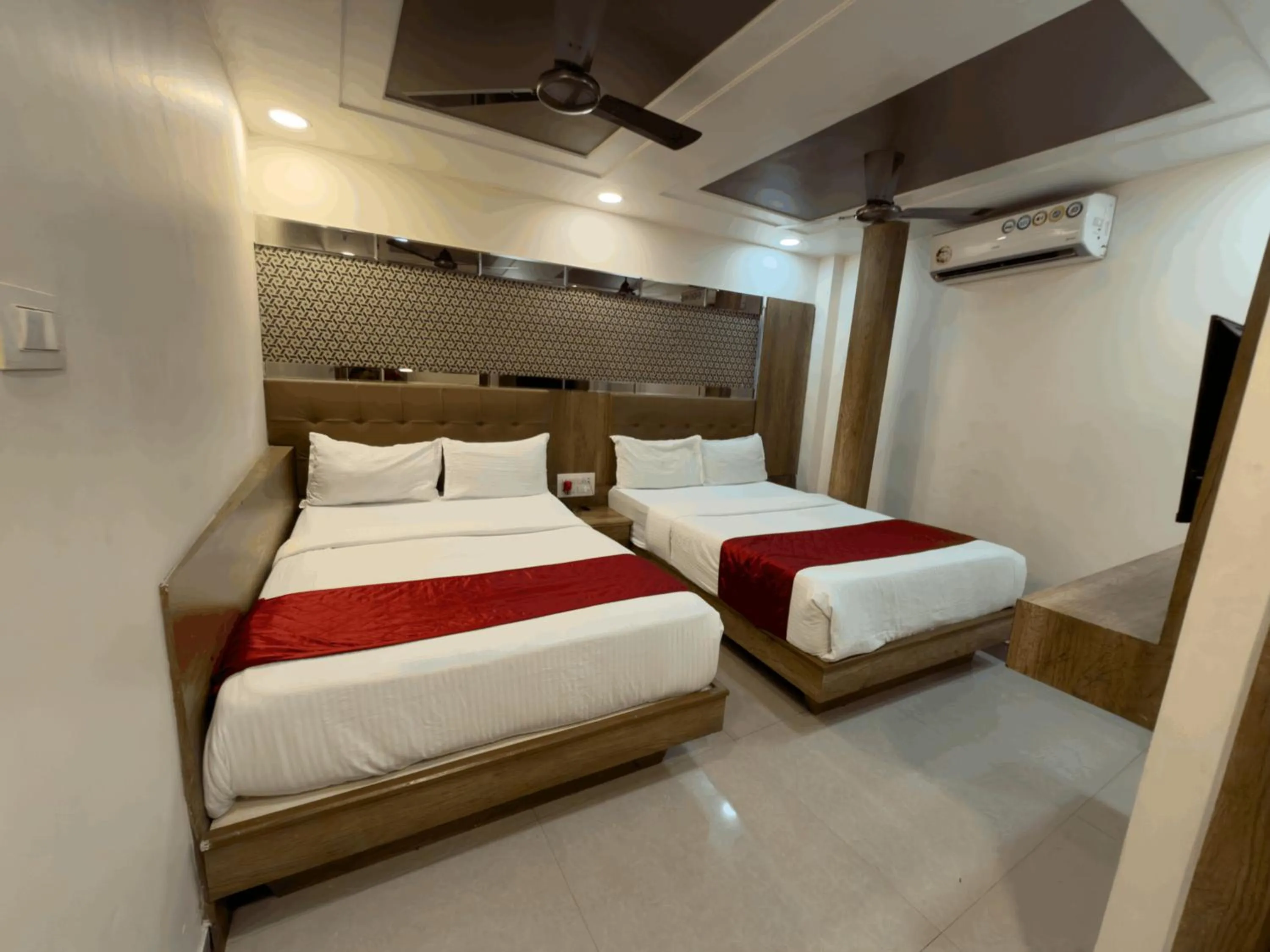 Bedroom, Bed in Hotel Hometown Near US Embassy BKC