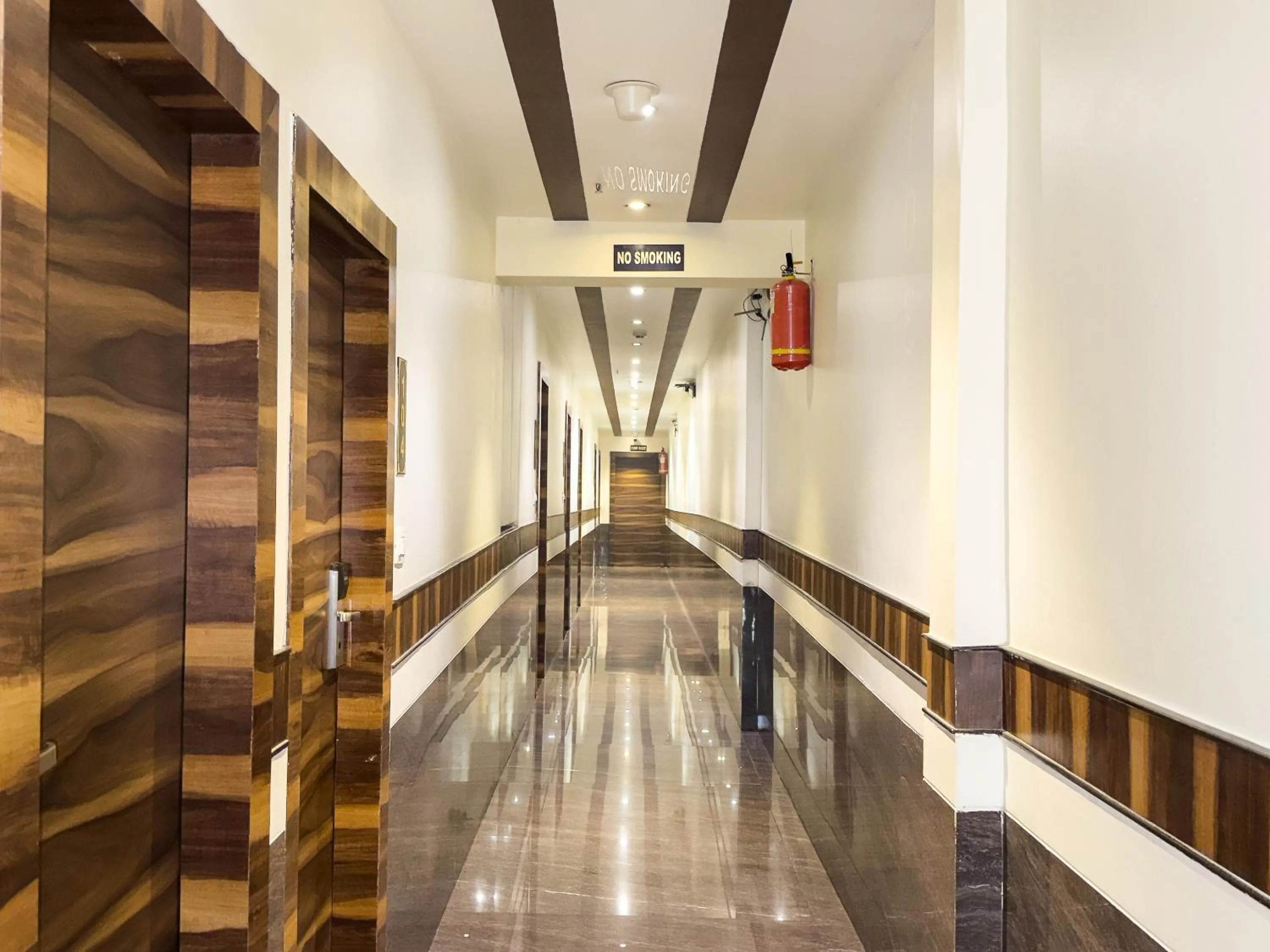 Lobby or reception in Hotel Hometown Near US Embassy BKC