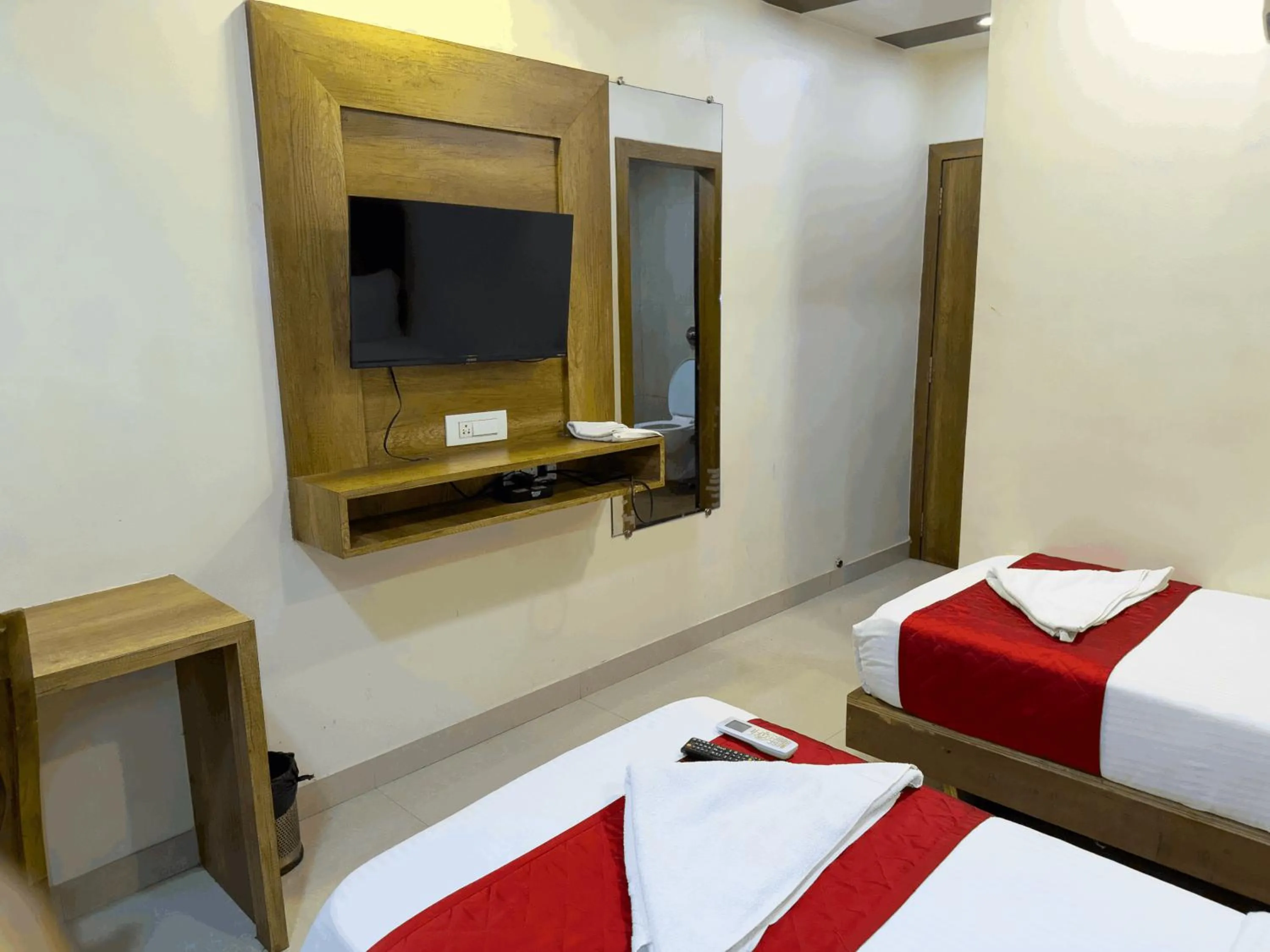 Bedroom, Bed in Hotel Hometown Near US Embassy BKC