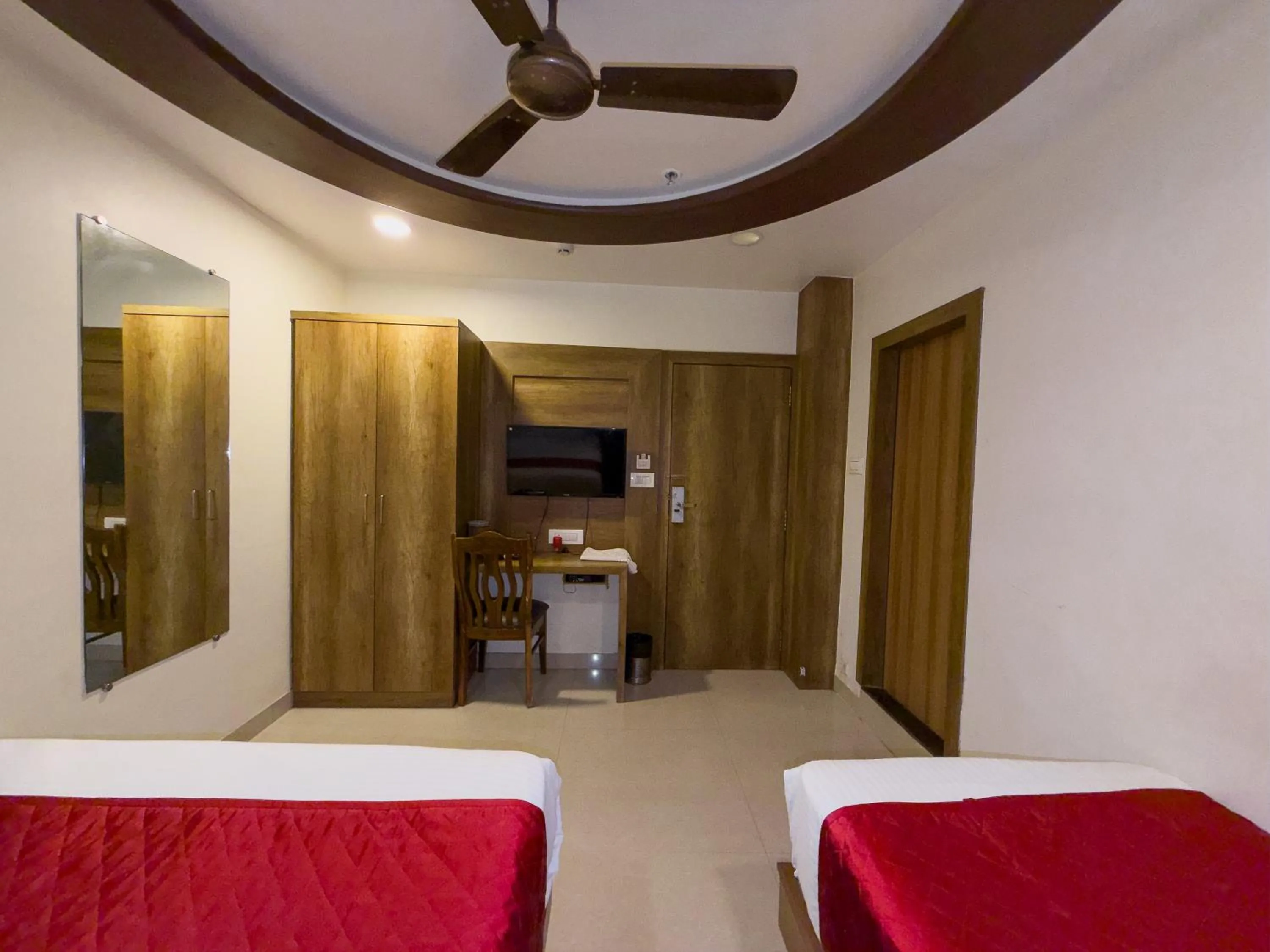 Bedroom, Bed in Hotel Hometown Near US Embassy BKC