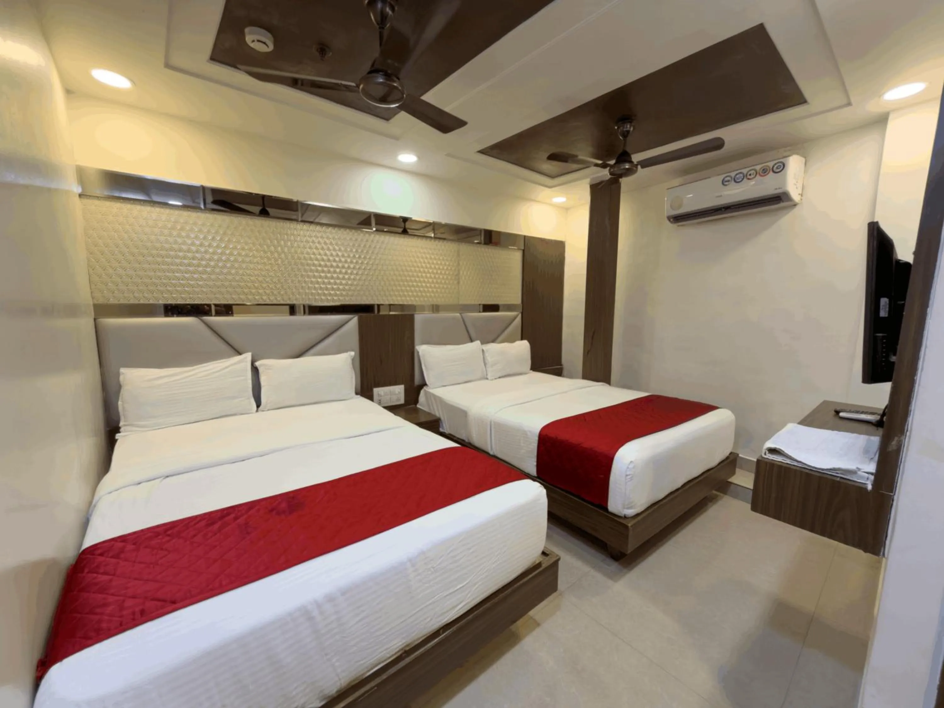 Bedroom, Bed in Hotel Hometown Near US Embassy BKC