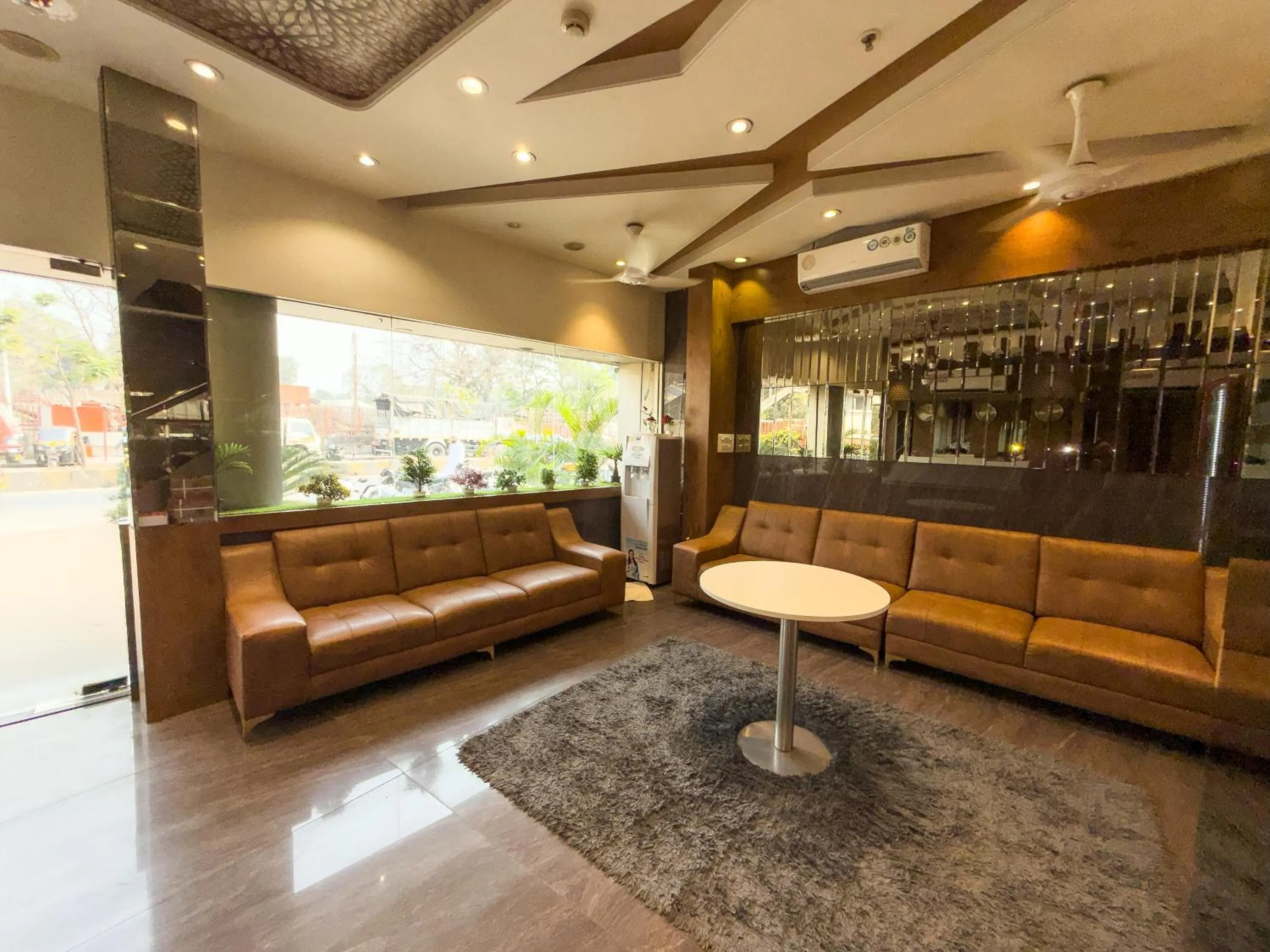 Lobby or reception in Hotel Hometown Near US Embassy BKC