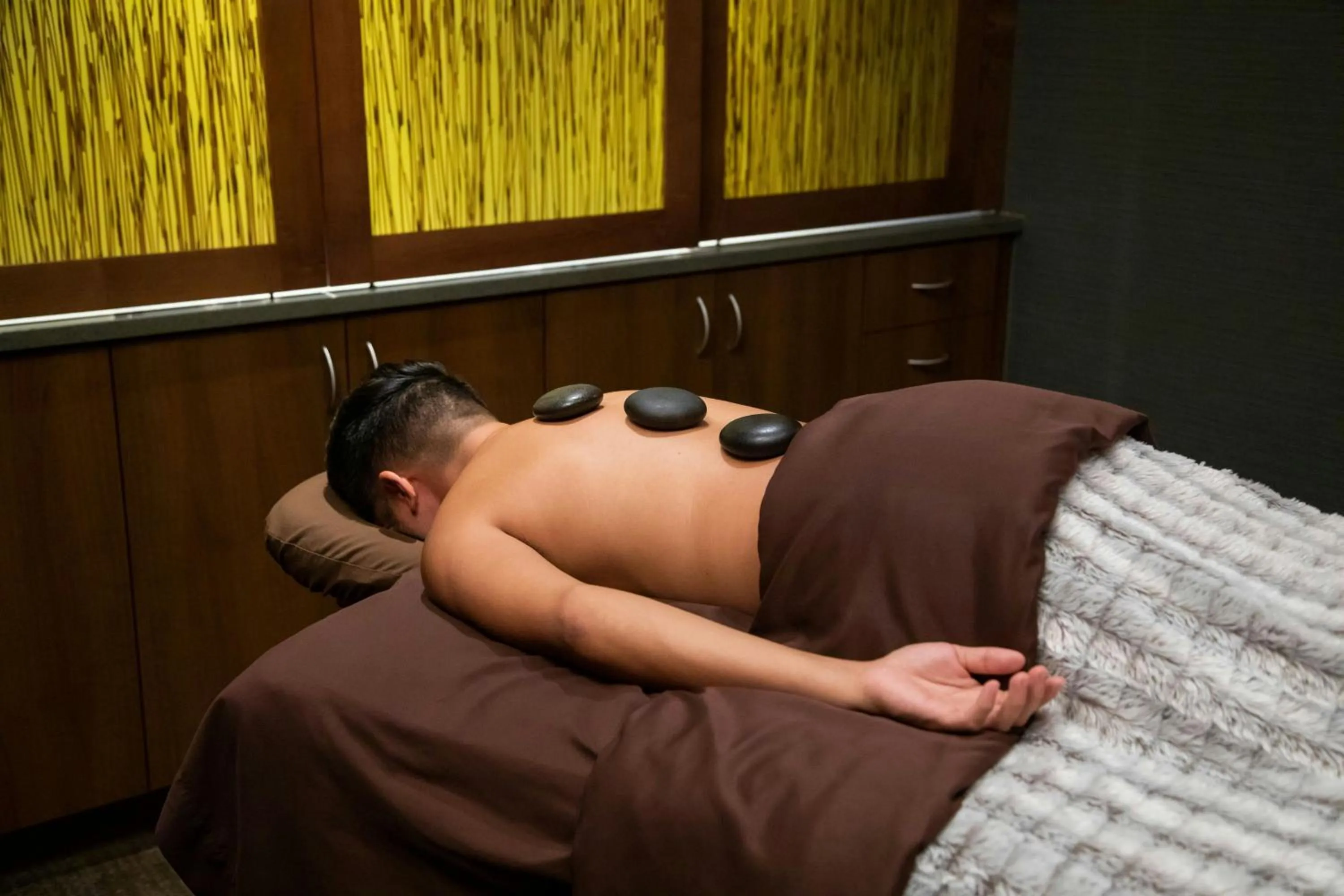 Spa and wellness centre/facilities, Bed in Gaylord Palms Resort & Convention Center