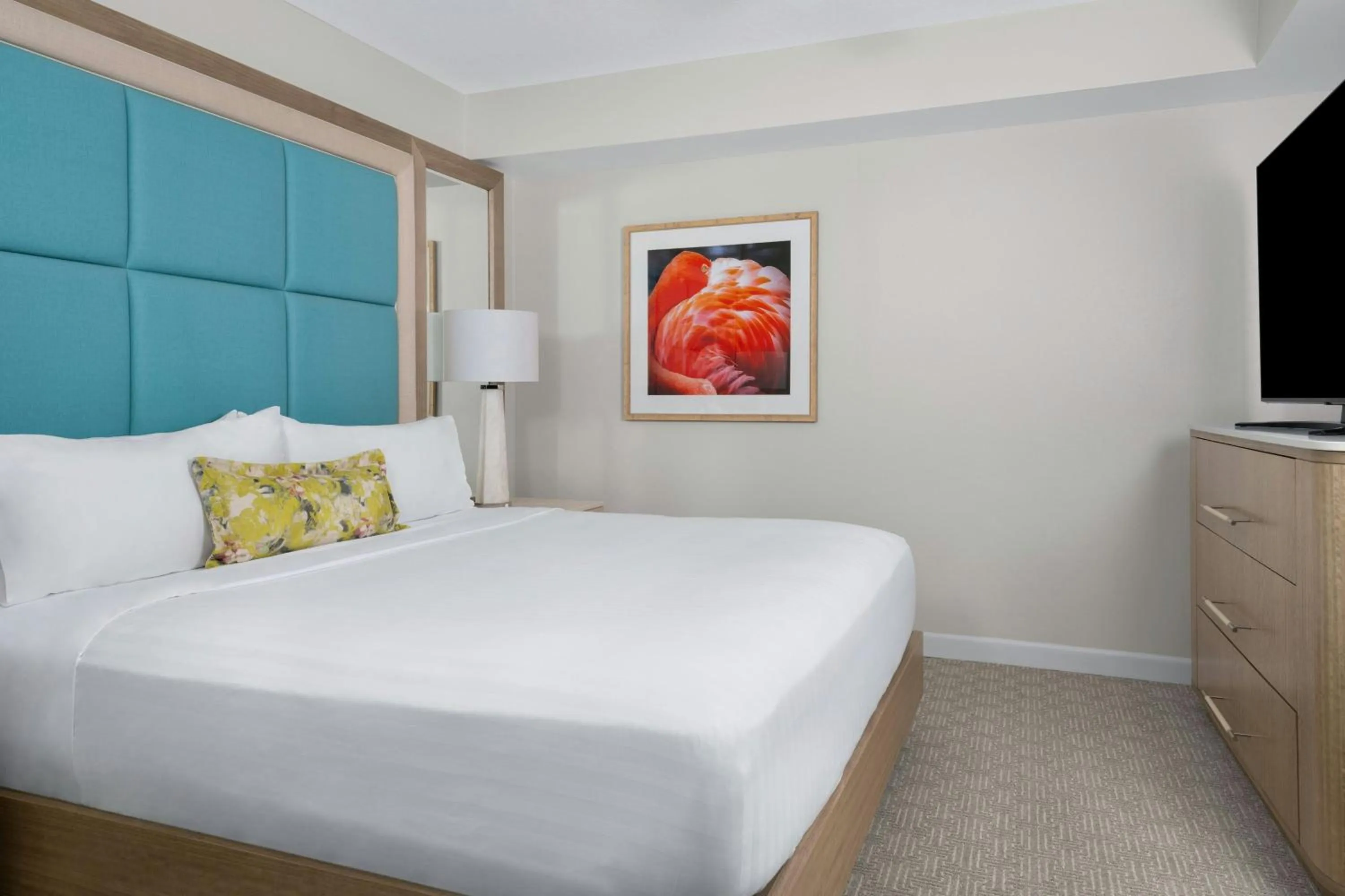 Photo of the whole room, Bed in Gaylord Palms Resort & Convention Center