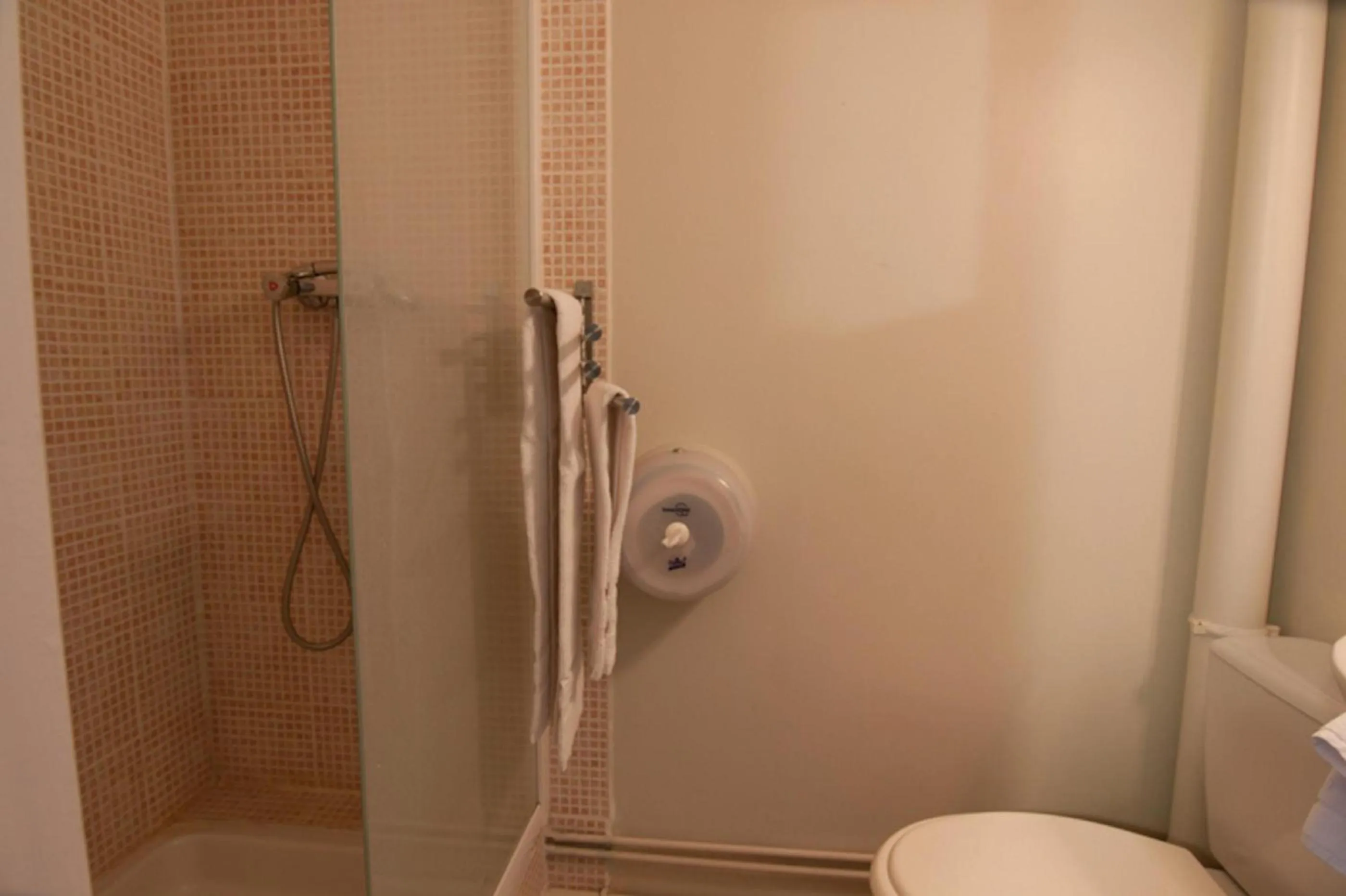 Bathroom in Hotel De Londres