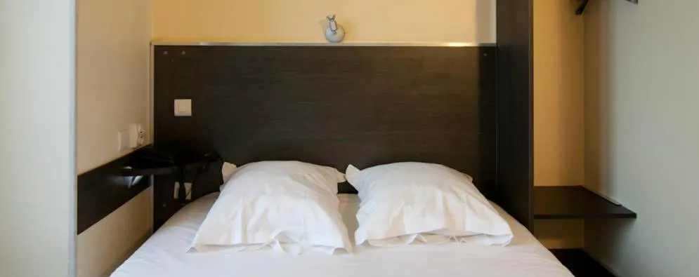 Bed in Hotel De Londres