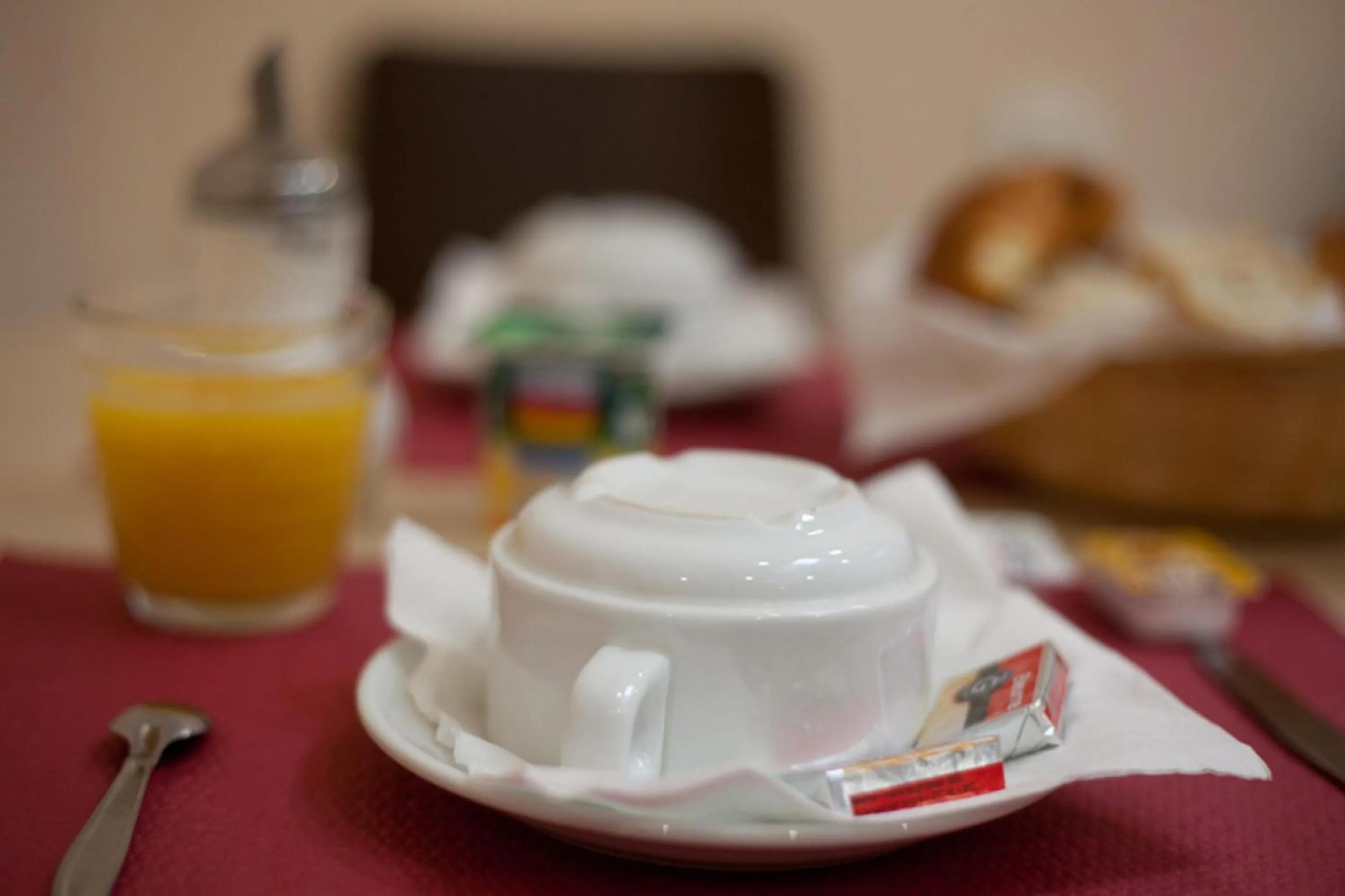 Food and drinks in Hotel De Londres