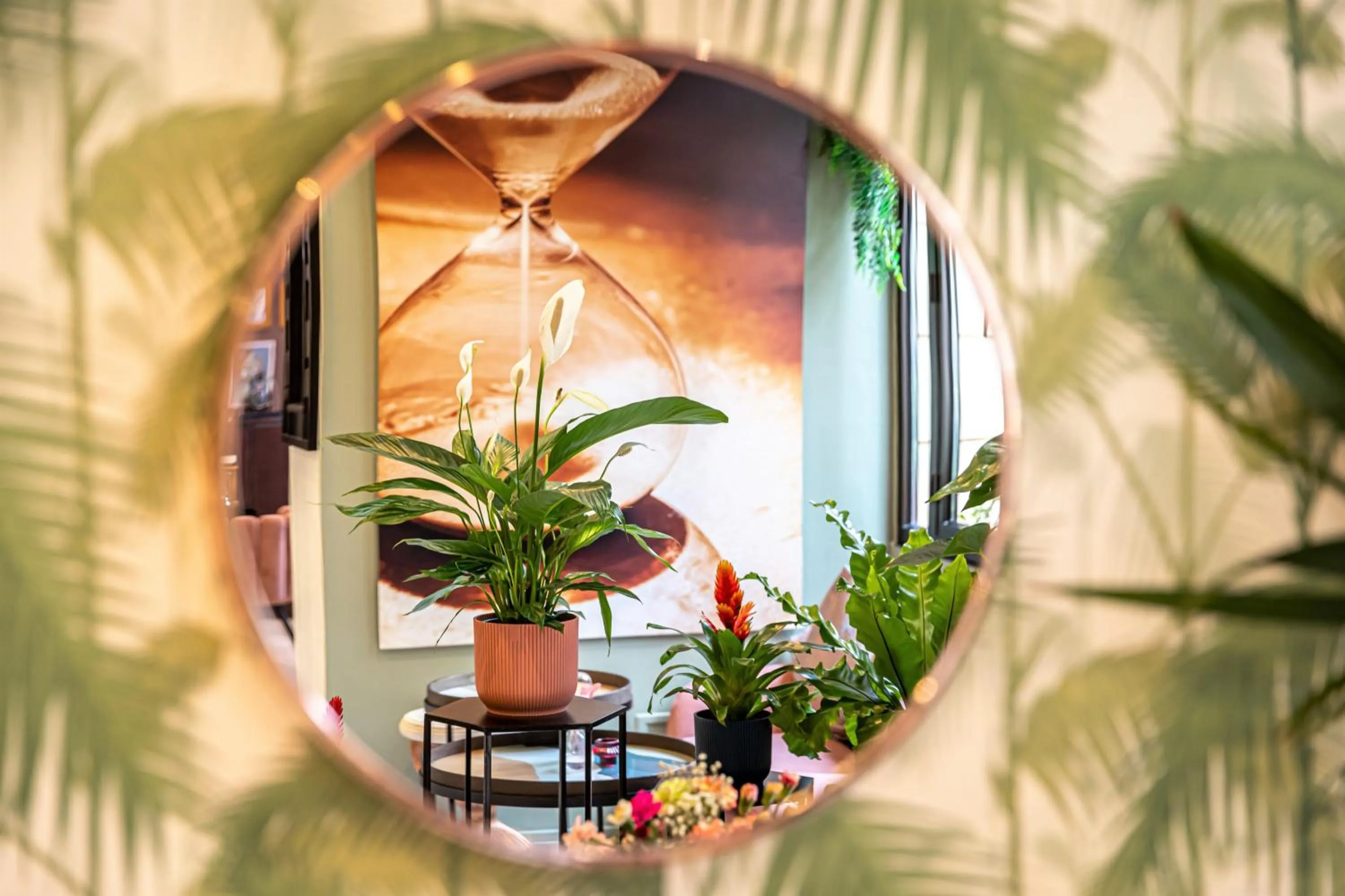 Lobby or reception in Hotel Ariane Montparnasse by Patrick Hayat