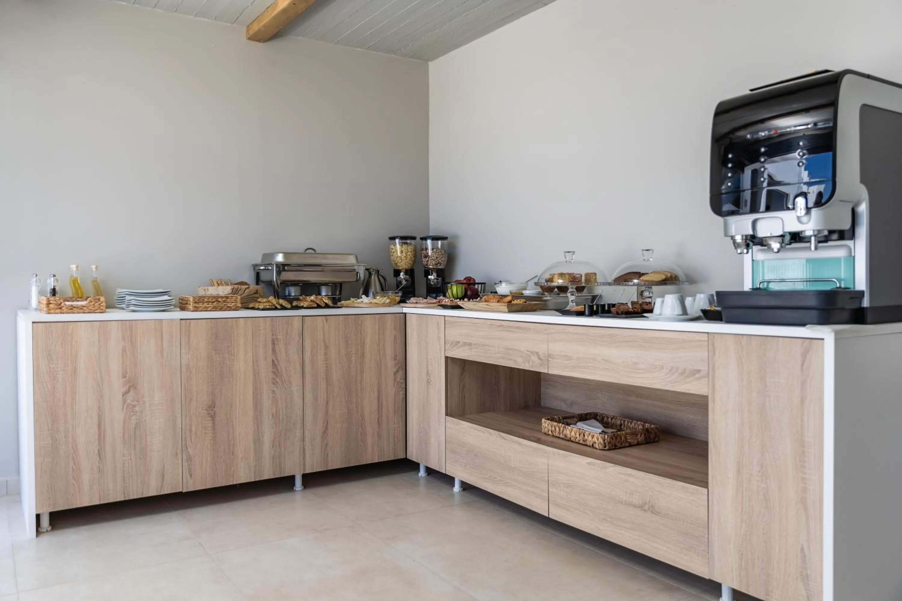 Coffee/tea facilities in El Mar Naxos