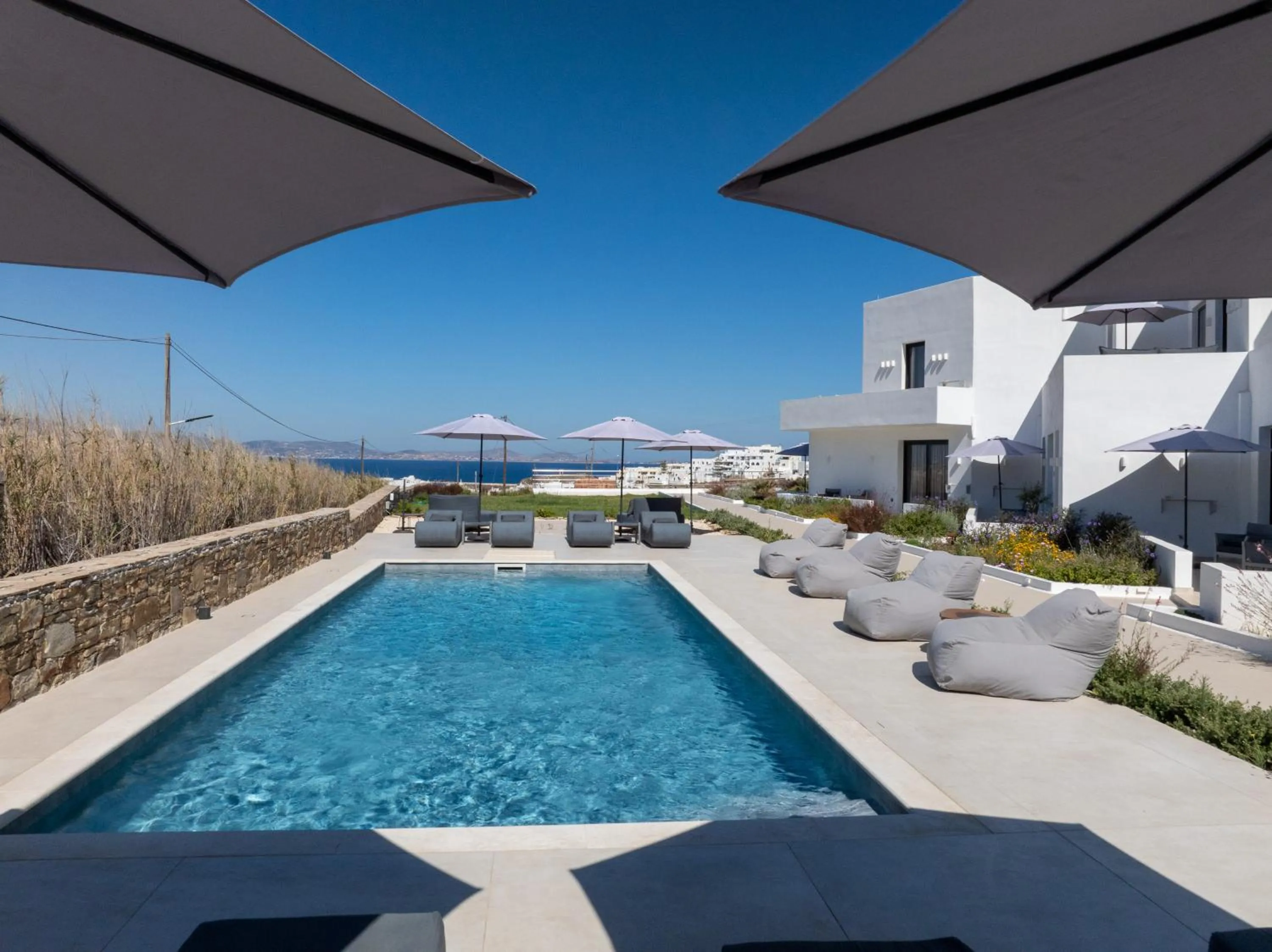 Swimming pool in El Mar Naxos