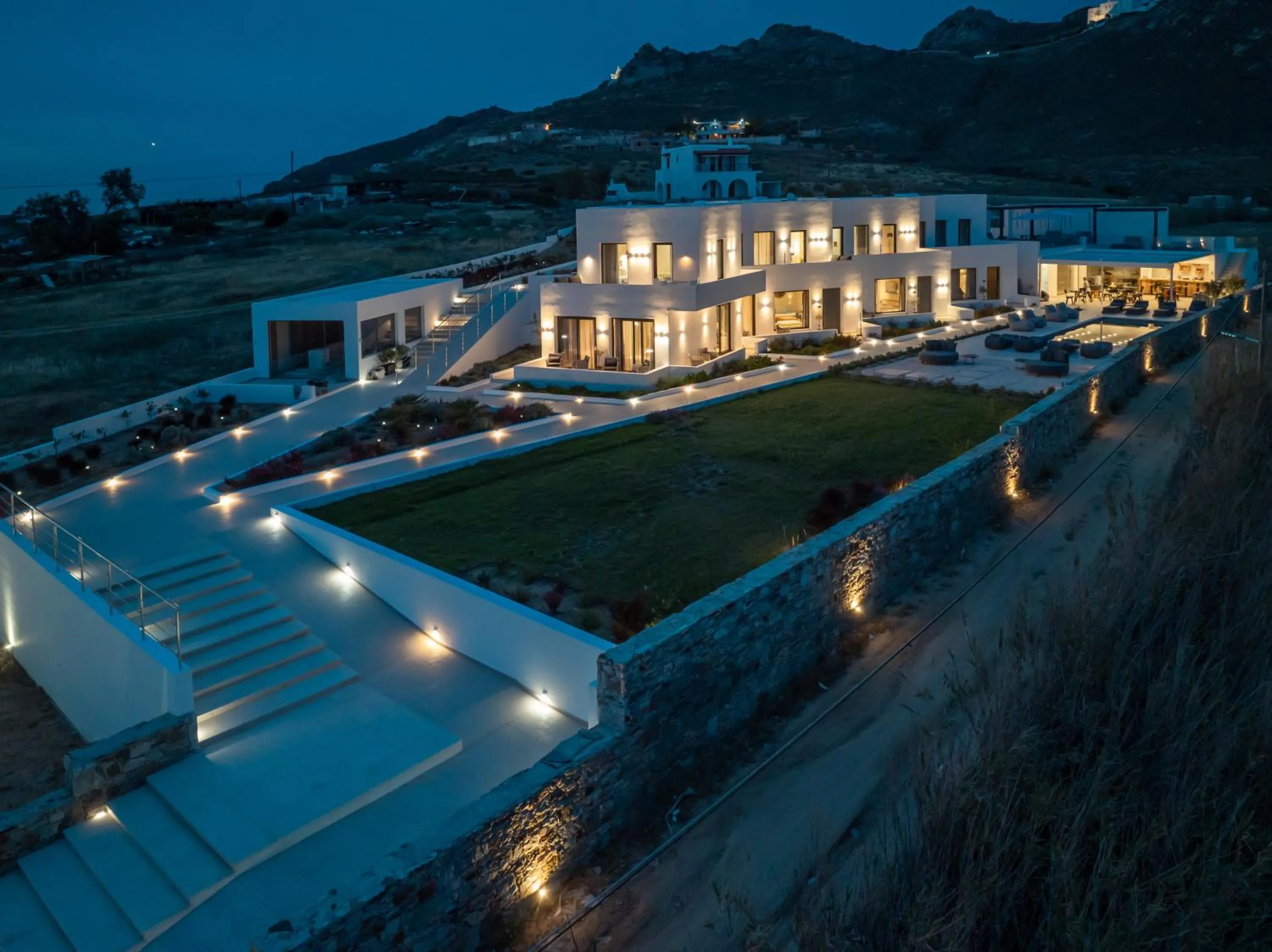 Property building in El Mar Naxos