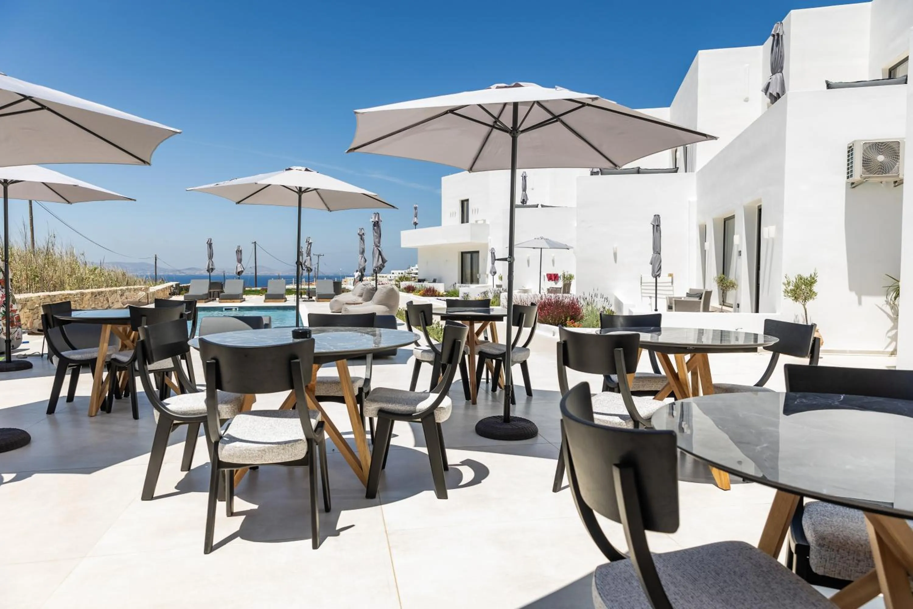 Property building in El Mar Naxos