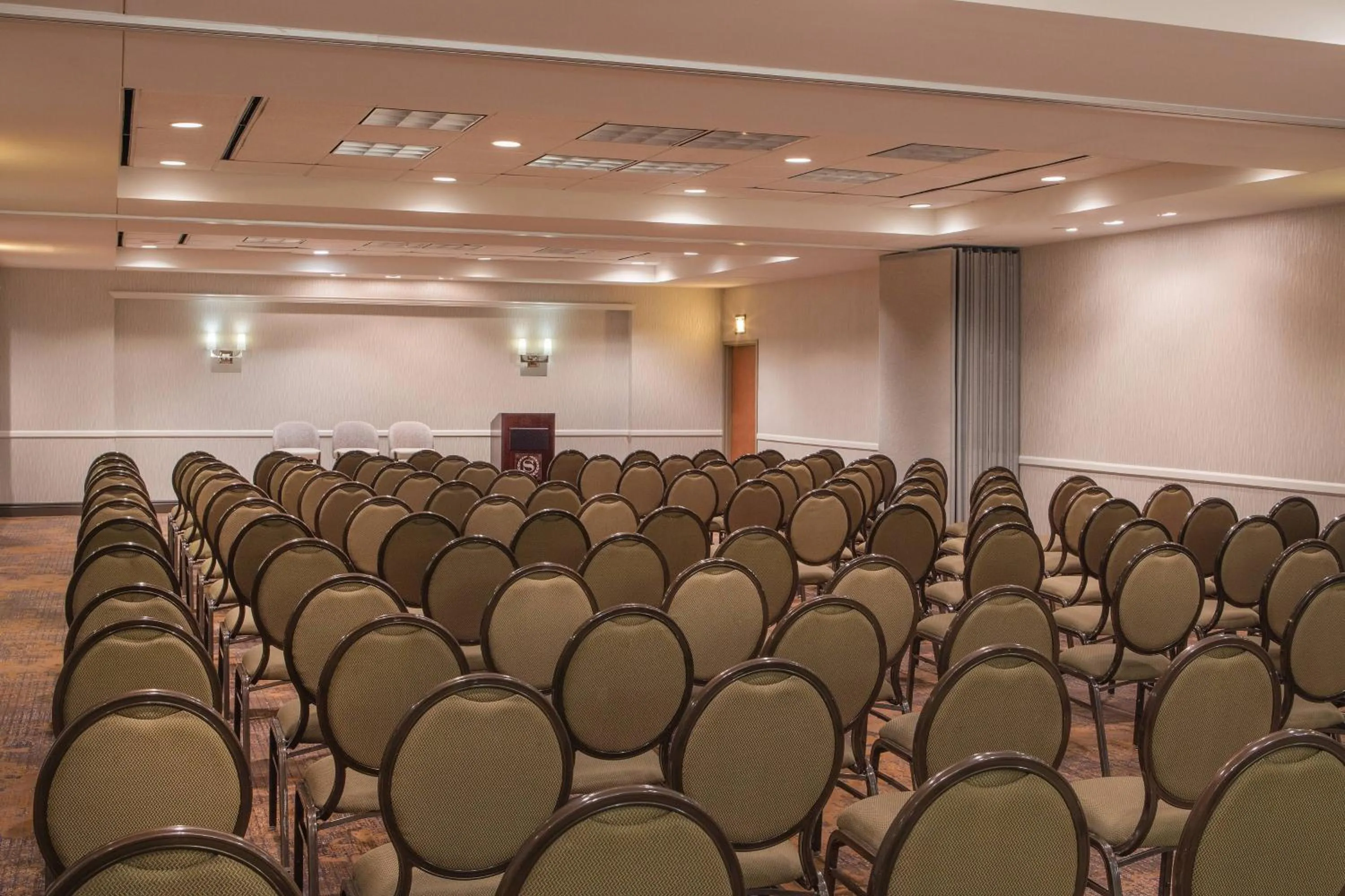 Meeting/conference room in Sheraton Suites Chicago Elk Grove