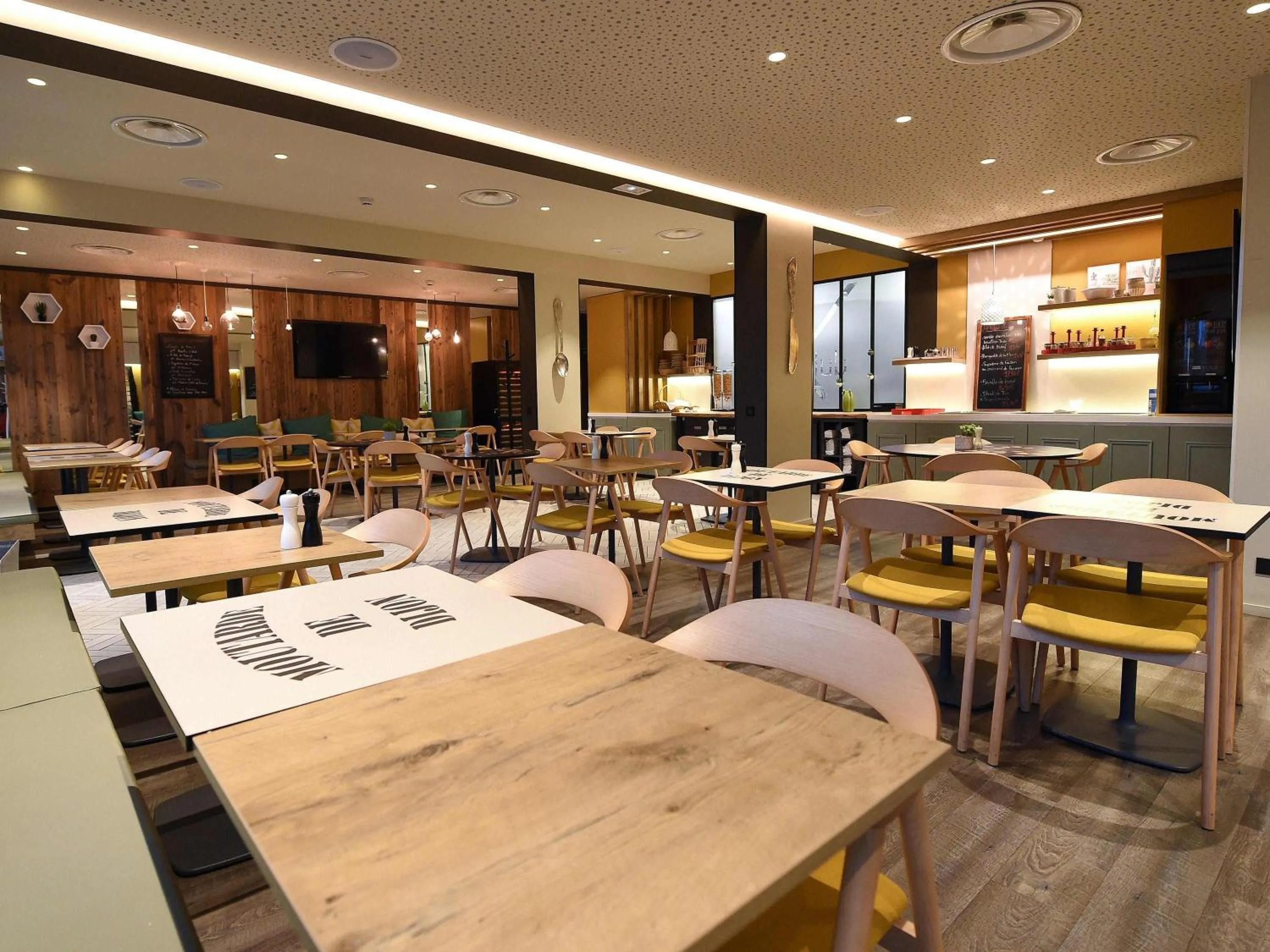 Restaurant/places to eat in ibis Dijon Gare