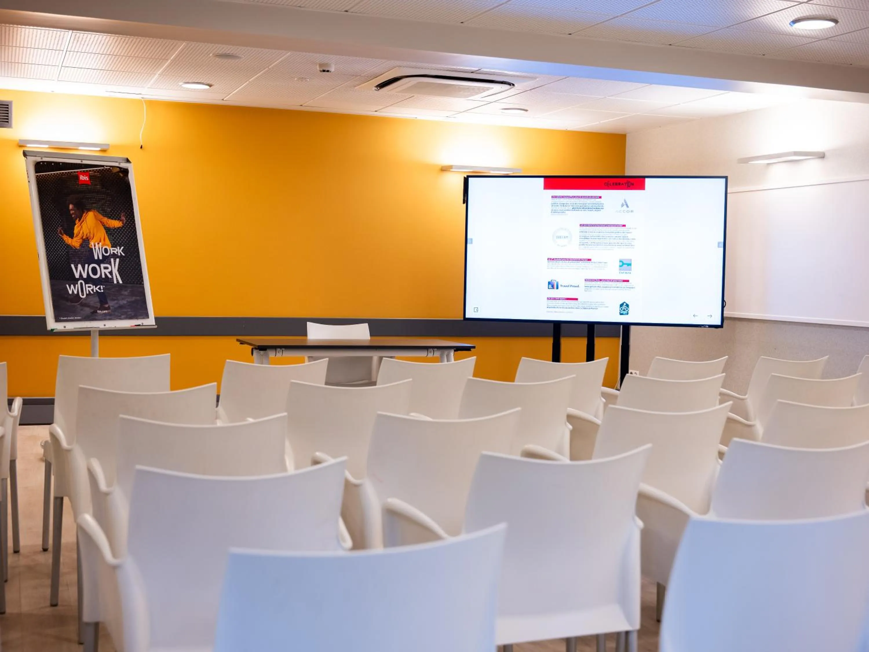 Meeting/conference room in ibis Dijon Gare