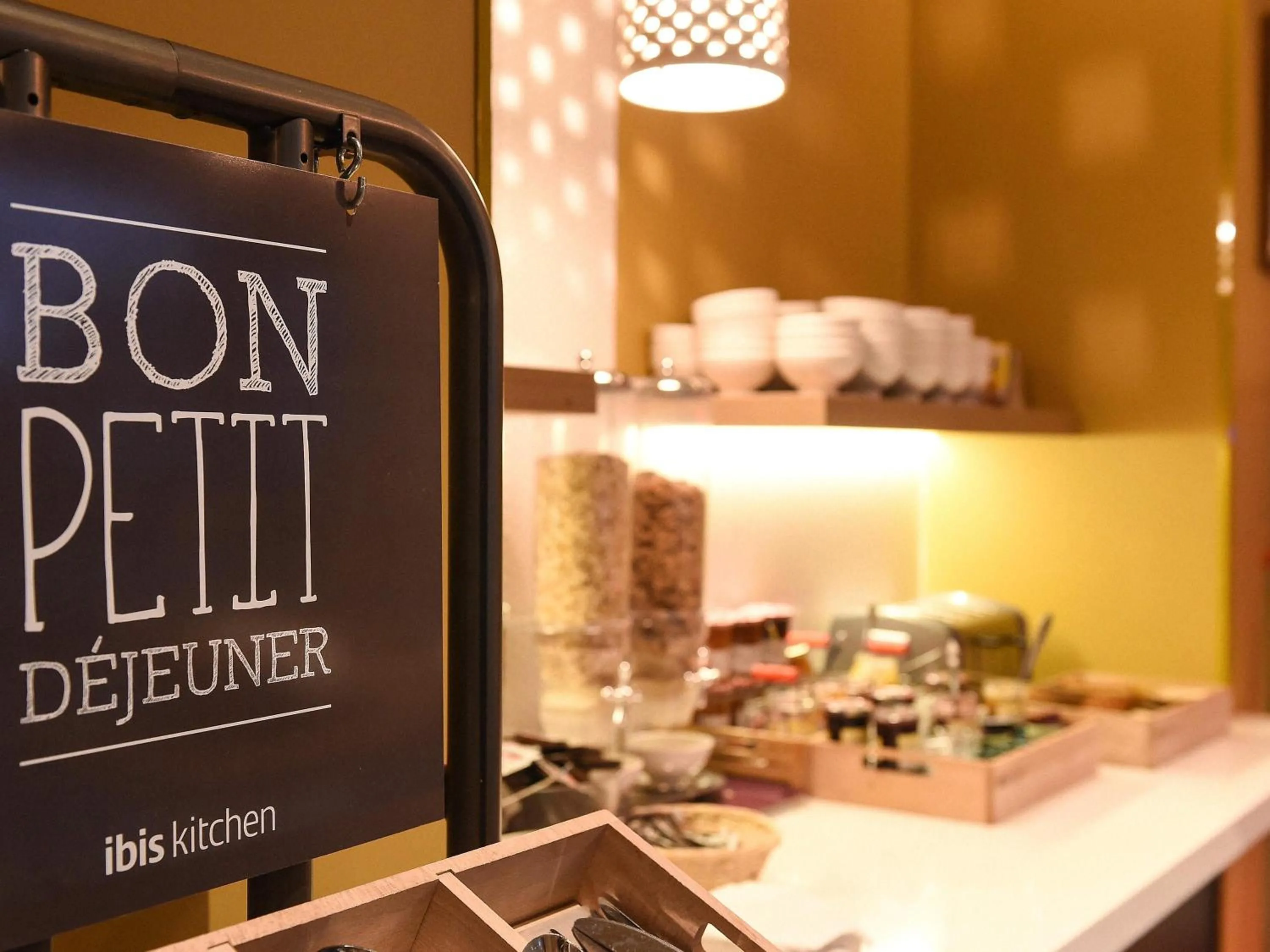 Breakfast in ibis Dijon Gare