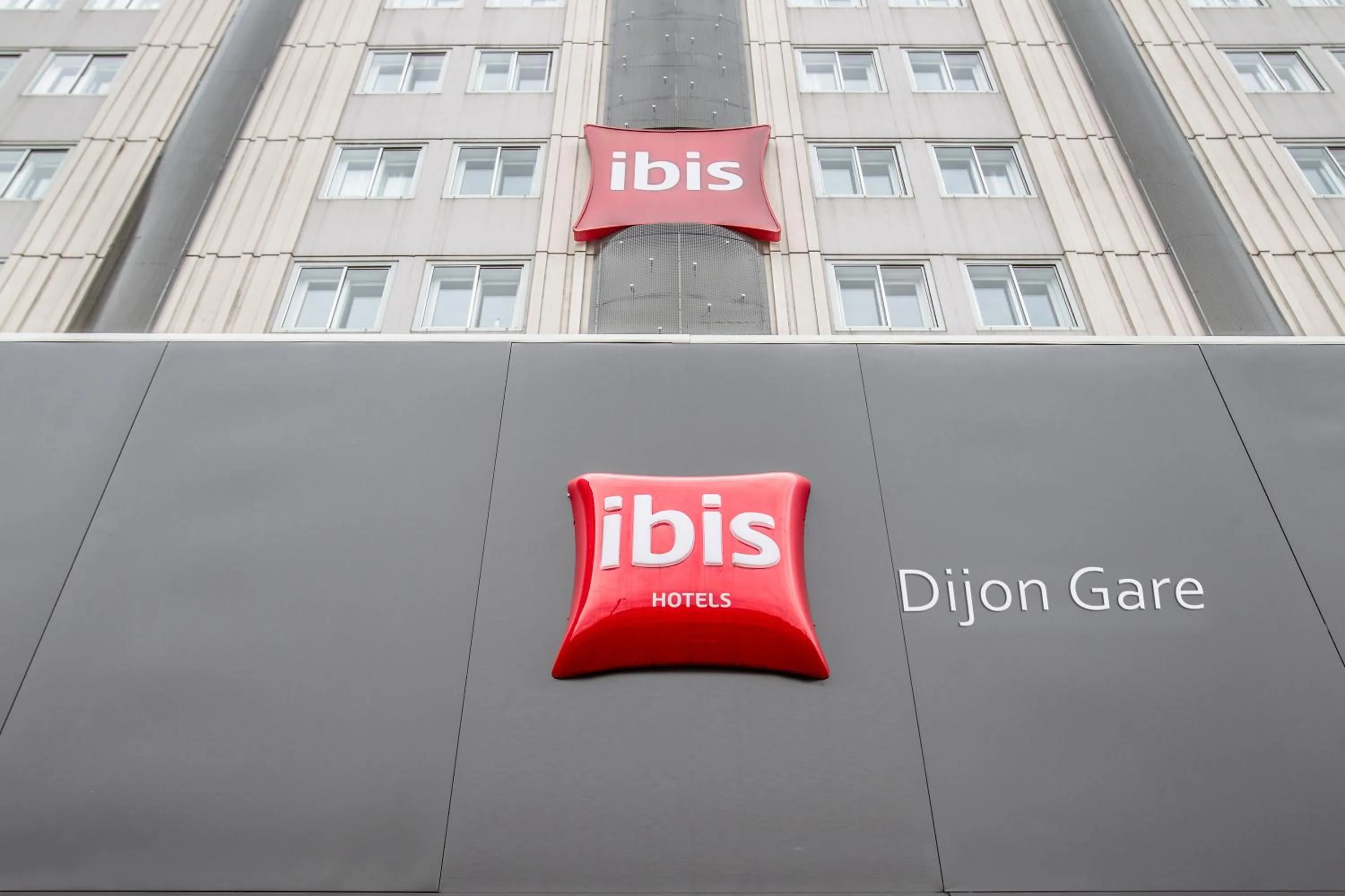 Property building in ibis Dijon Gare
