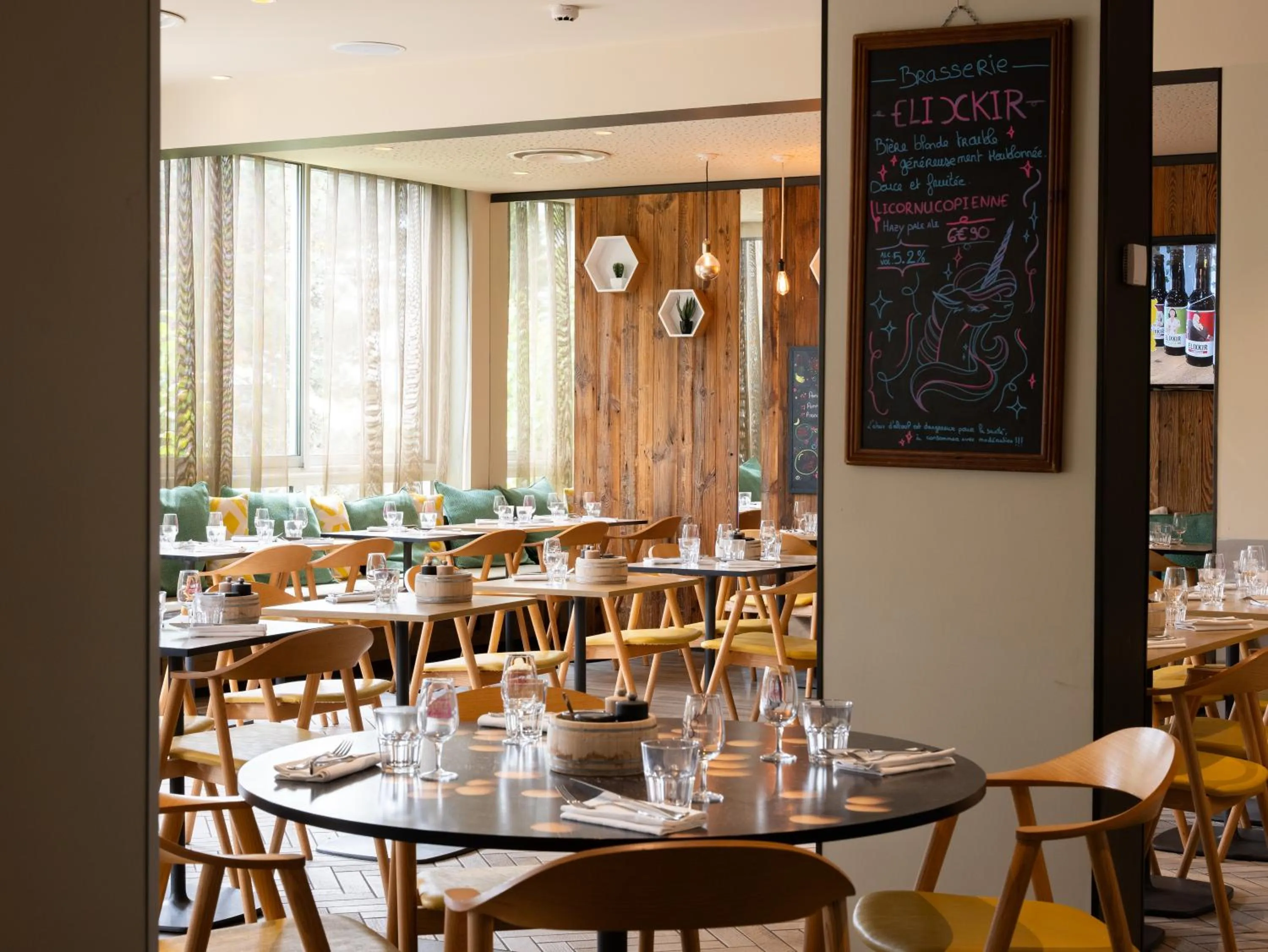 Restaurant/places to eat in ibis Dijon Gare