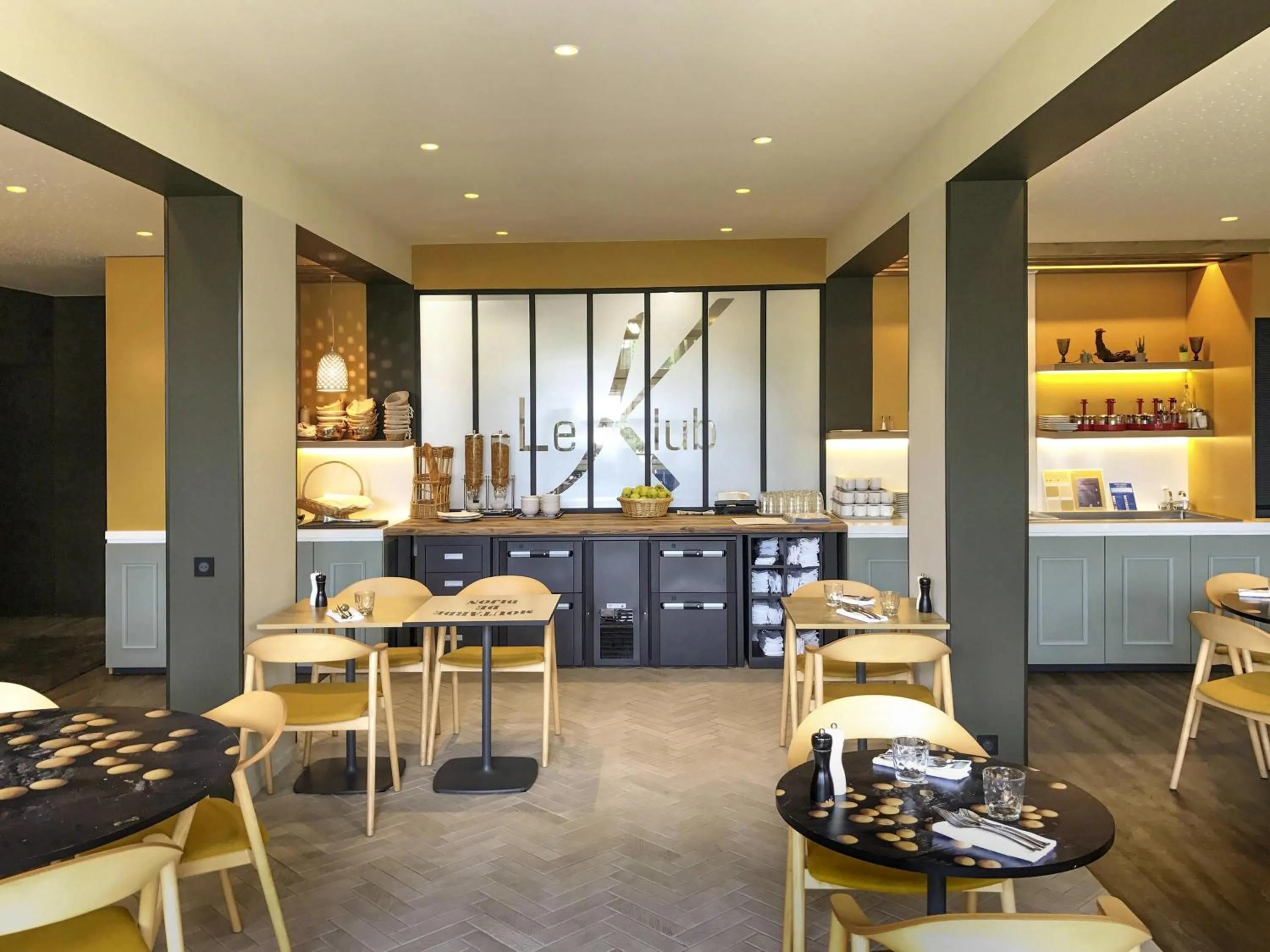 Restaurant/places to eat in ibis Dijon Gare