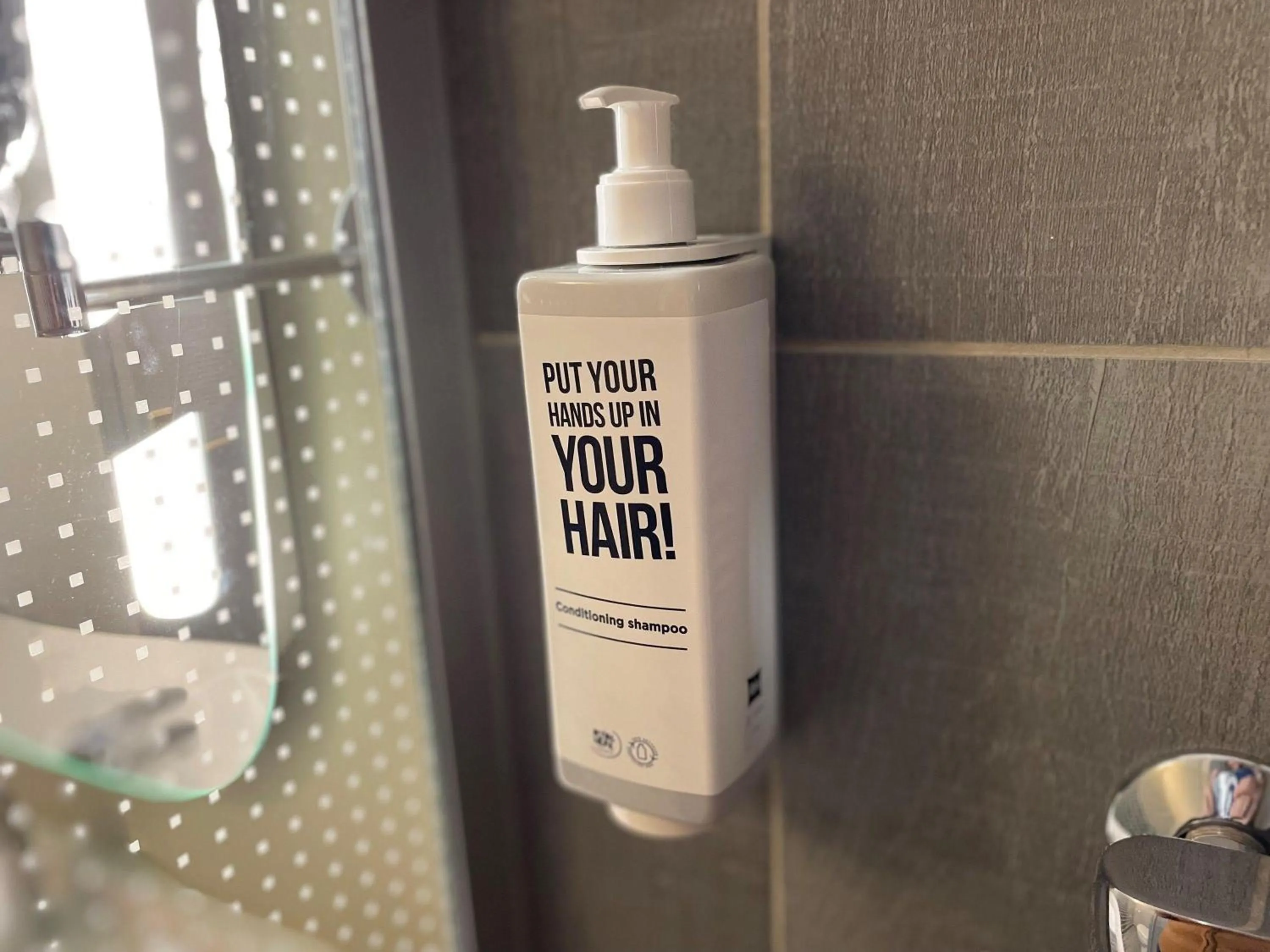 Bedroom in ibis Dijon Gare