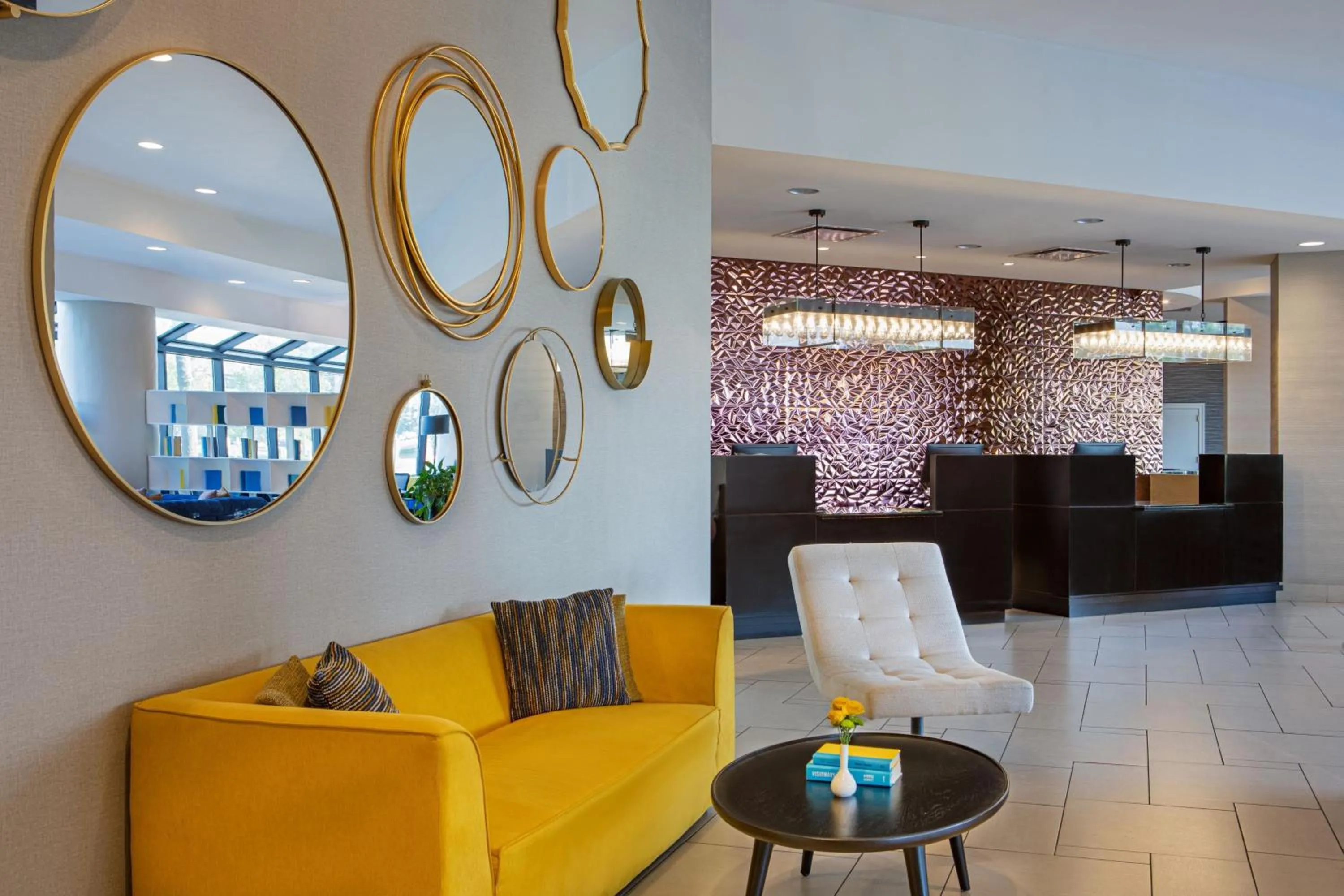 Lobby or reception in Sheraton Edison