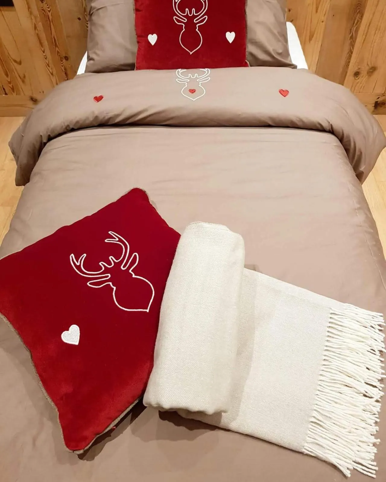 Decorative detail, Bed in AGRITURISMO La Giasena