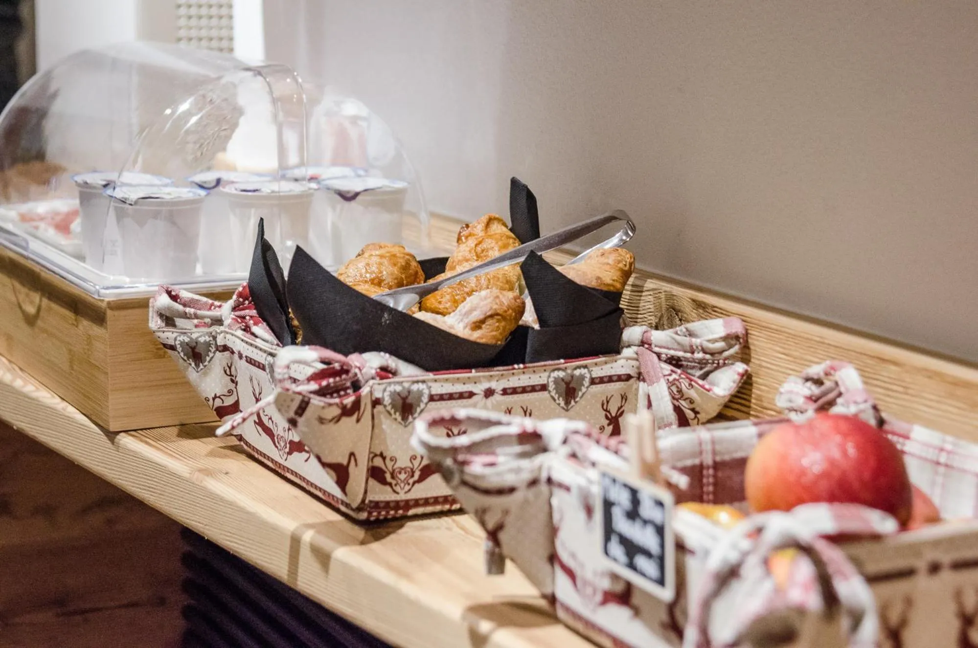 Italian breakfast in AGRITURISMO La Giasena