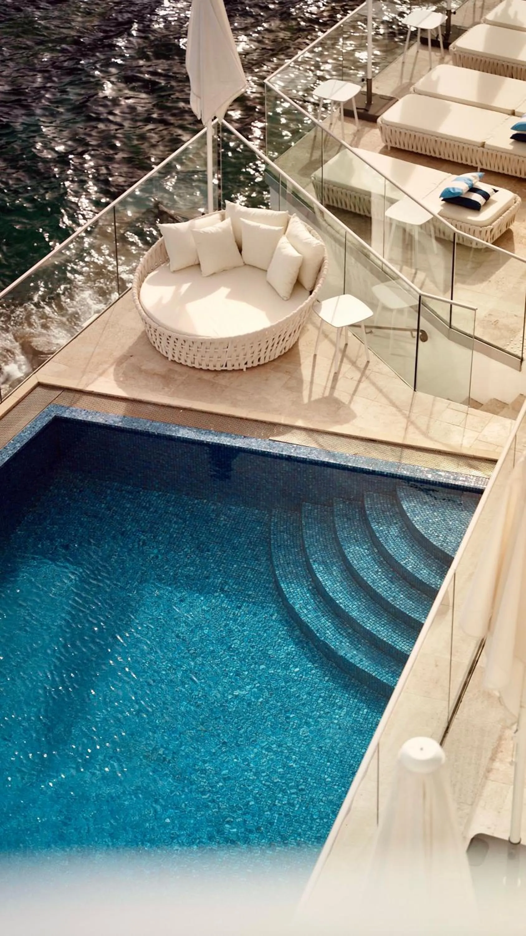 Swimming pool in Hotel La Calanque