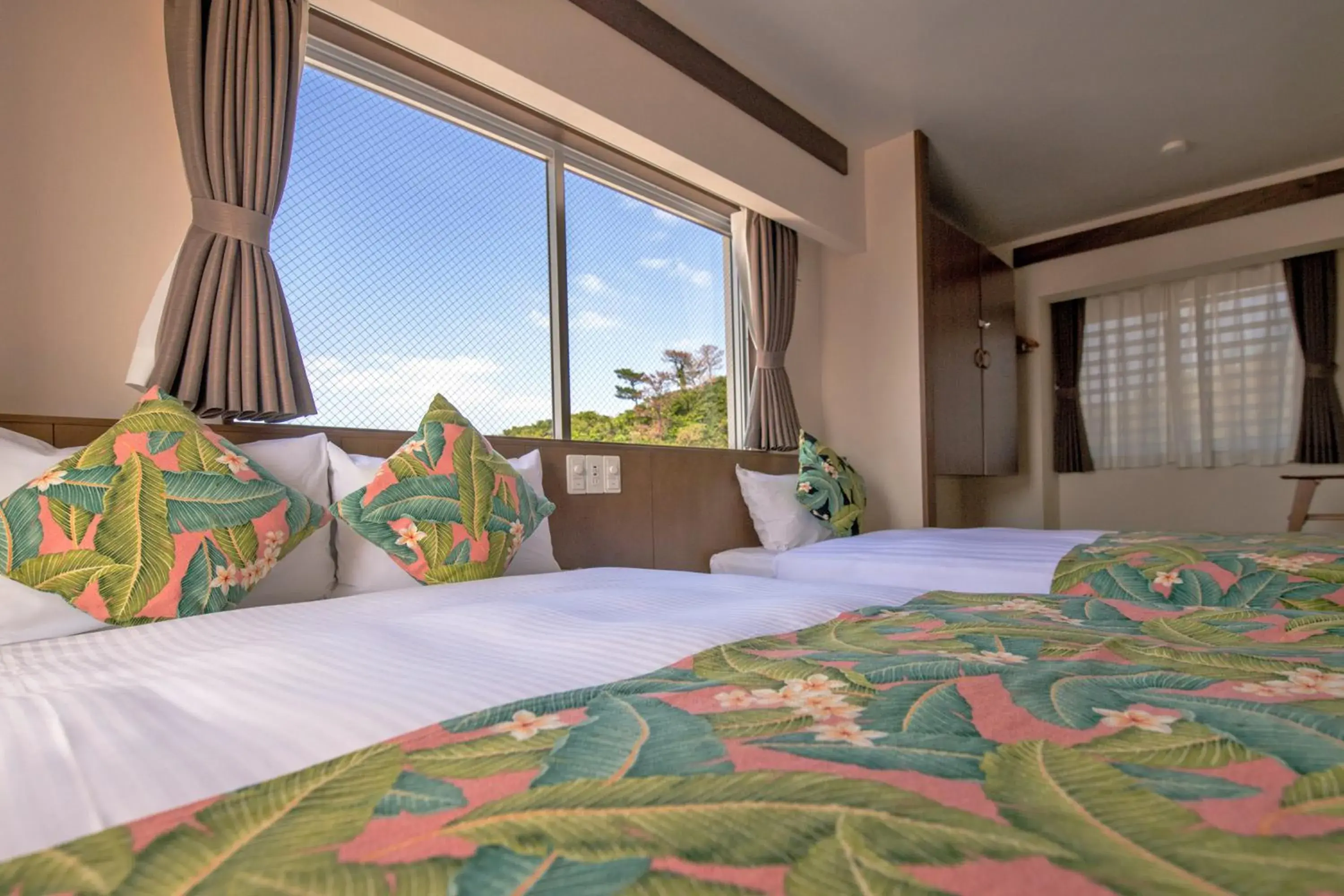 Twin Room - single occupancy in Aqua Resort in Chatan Twin Room - single occupancy in Aqua Resort in Chatan