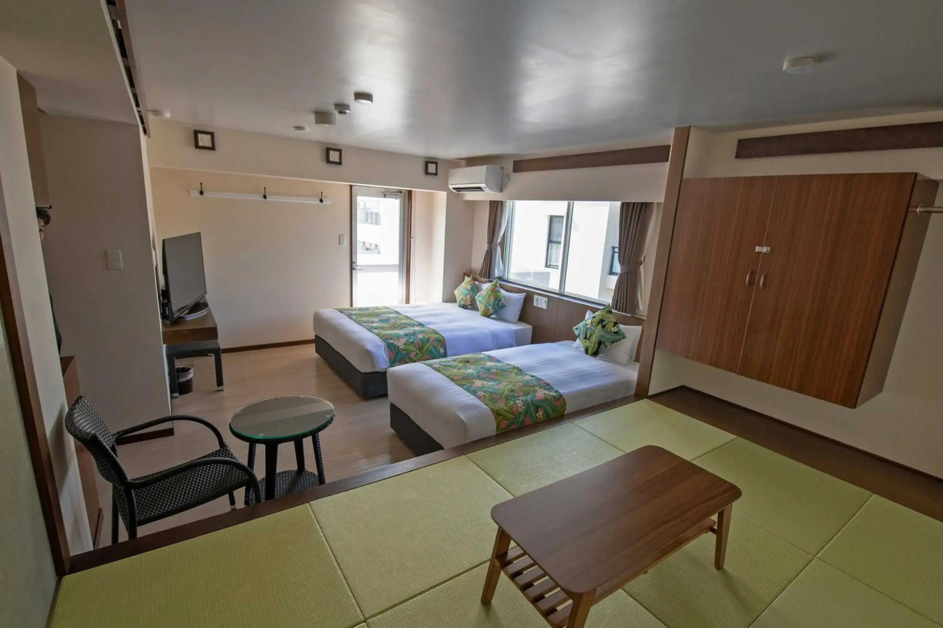 Twin Room - single occupancy in Aqua Resort in Chatan Twin Room - single occupancy in Aqua Resort in Chatan