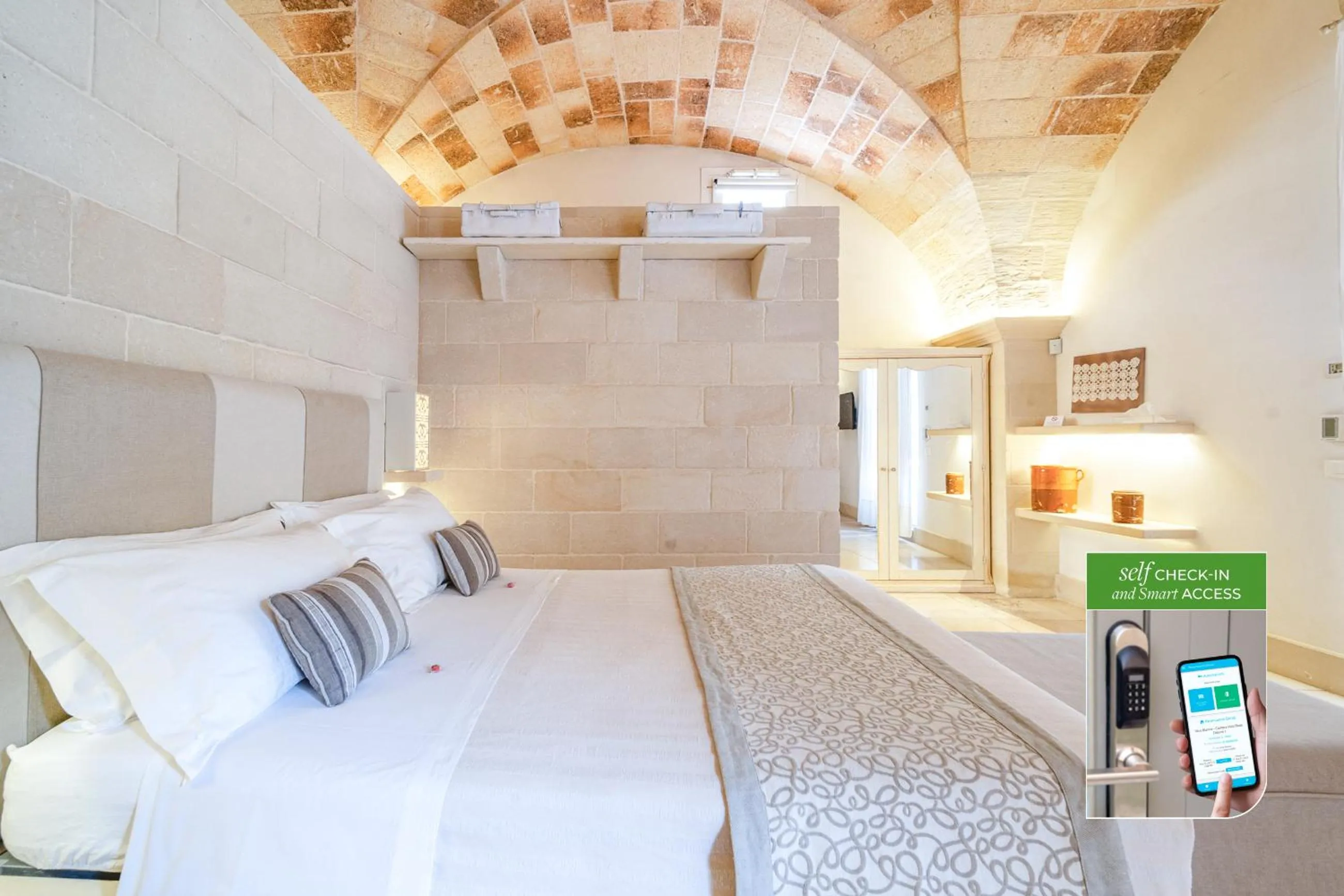 Bed in Corte Dei Granai Meeting & SPA - Raro Rooms Collection