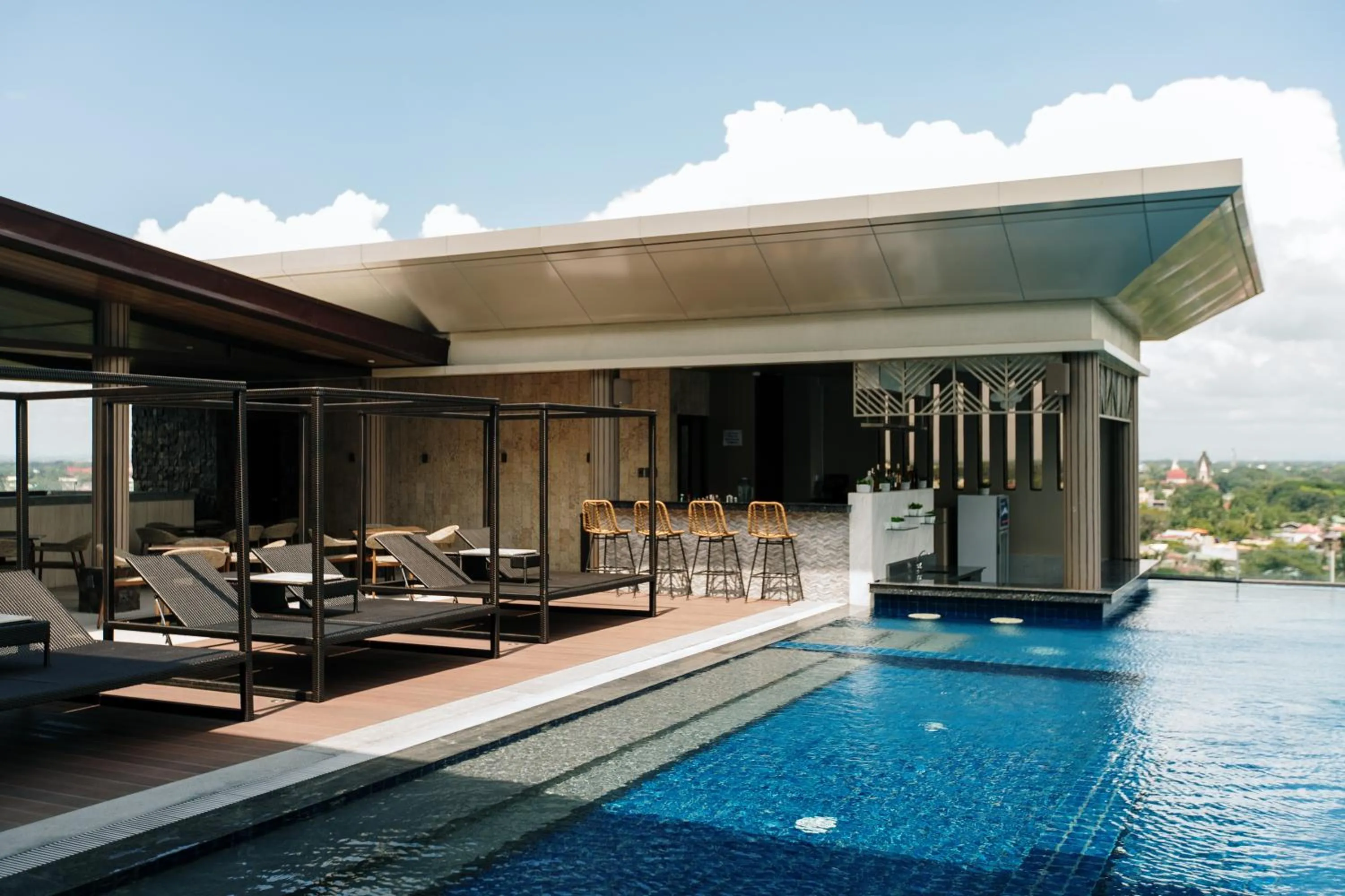 Swimming pool in Zuri Hotel