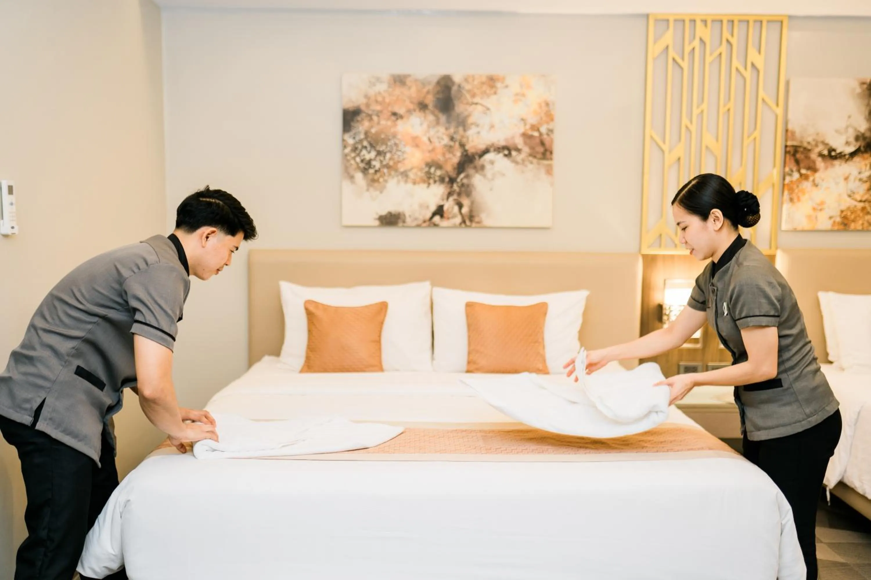 Staff, Bed in Zuri Hotel