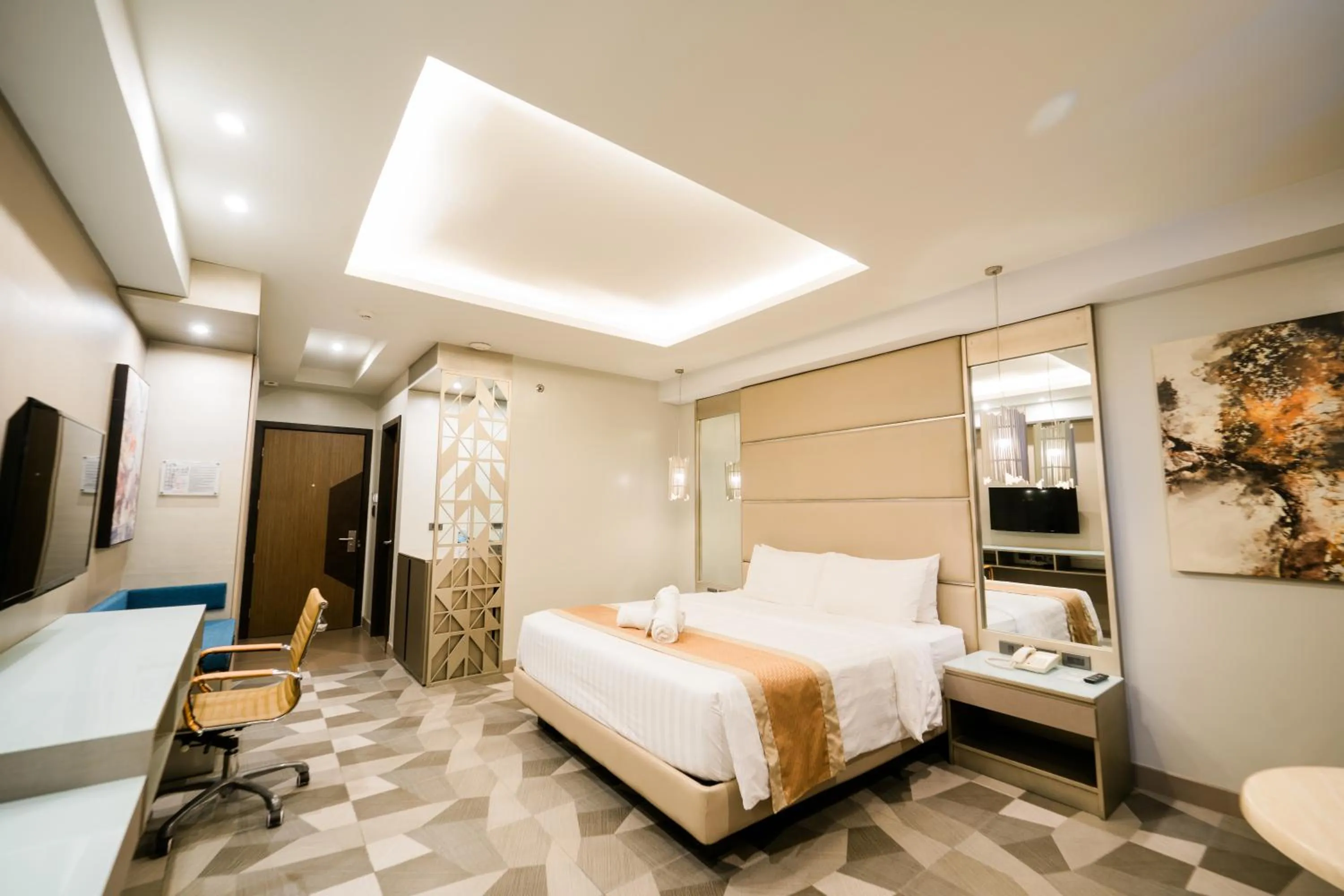 Photo of the whole room, Bed in Zuri Hotel