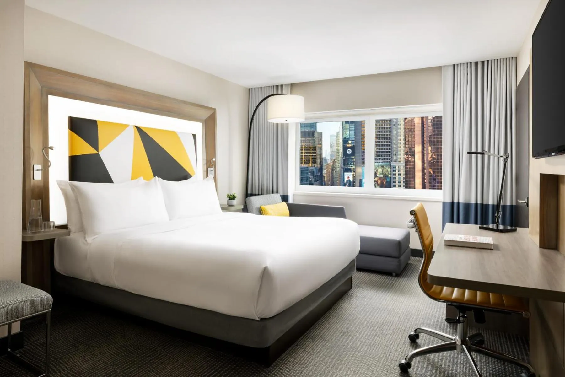 Photo of the whole room, Bed in M Social Hotel New York Times Square