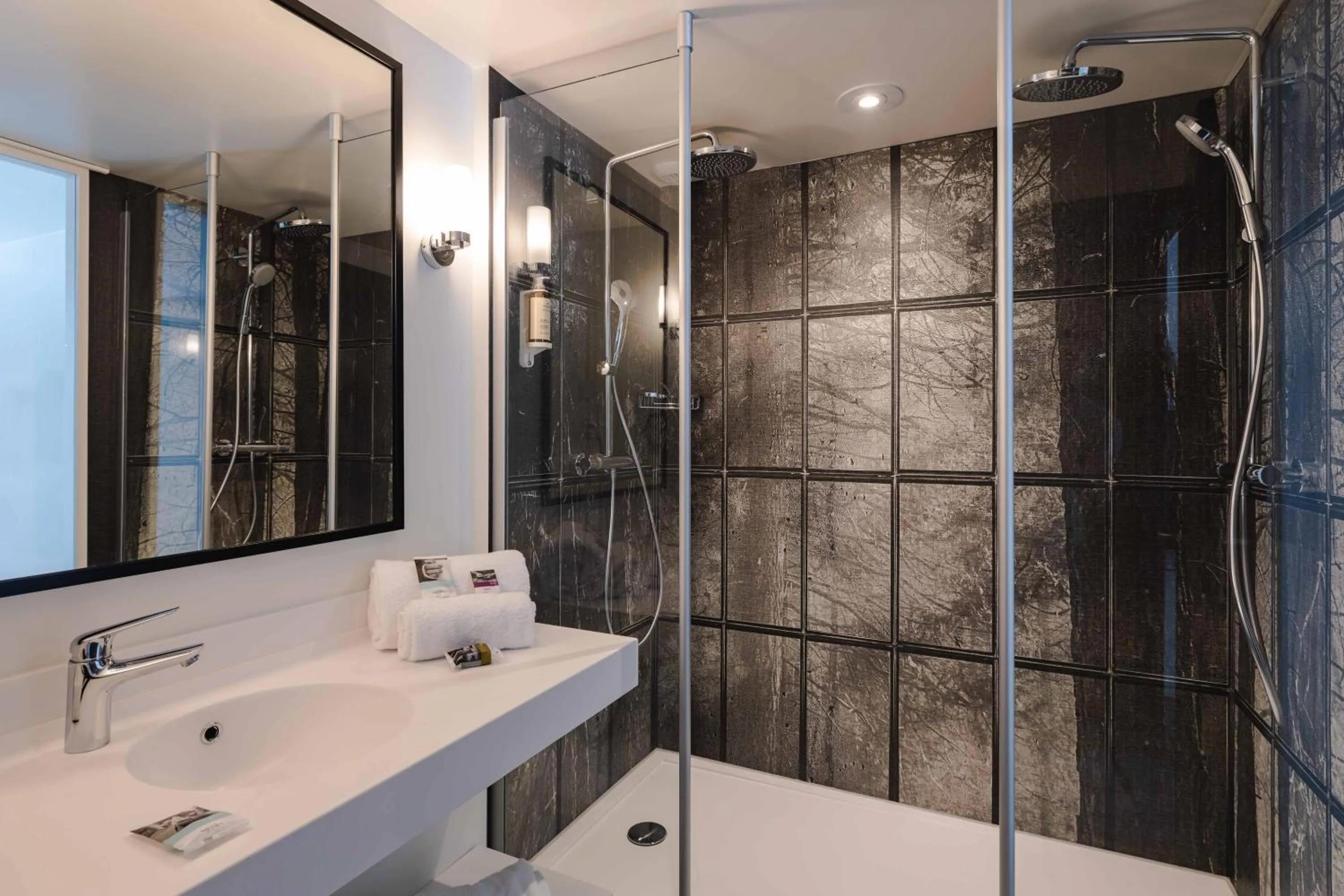 Bathroom in Mercure Aix-les-Bains Domaine de Marlioz Hôtel & Spa