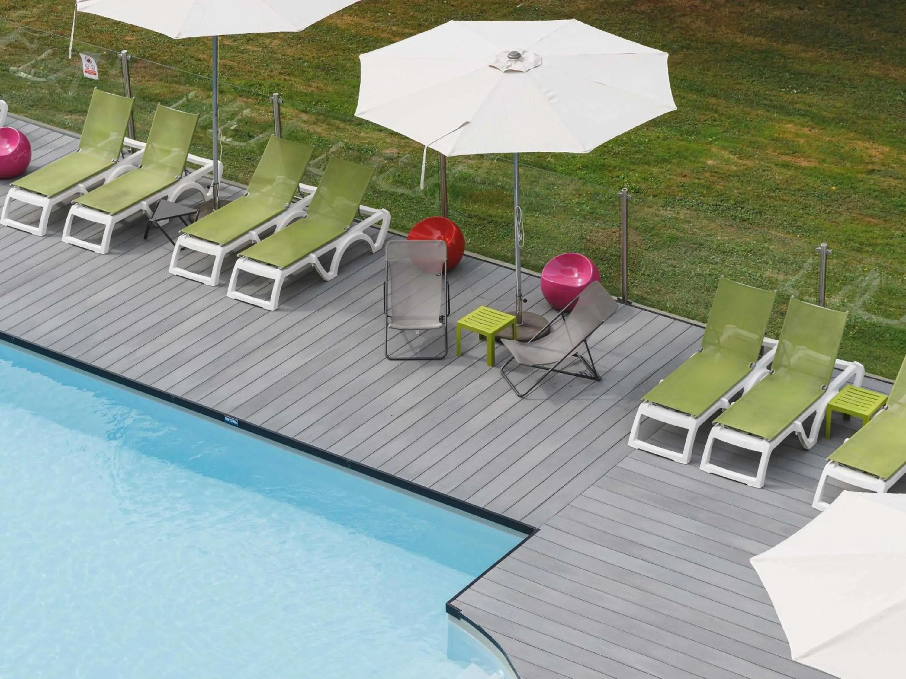 Pool view in Mercure Aix-les-Bains Domaine de Marlioz Hôtel & Spa