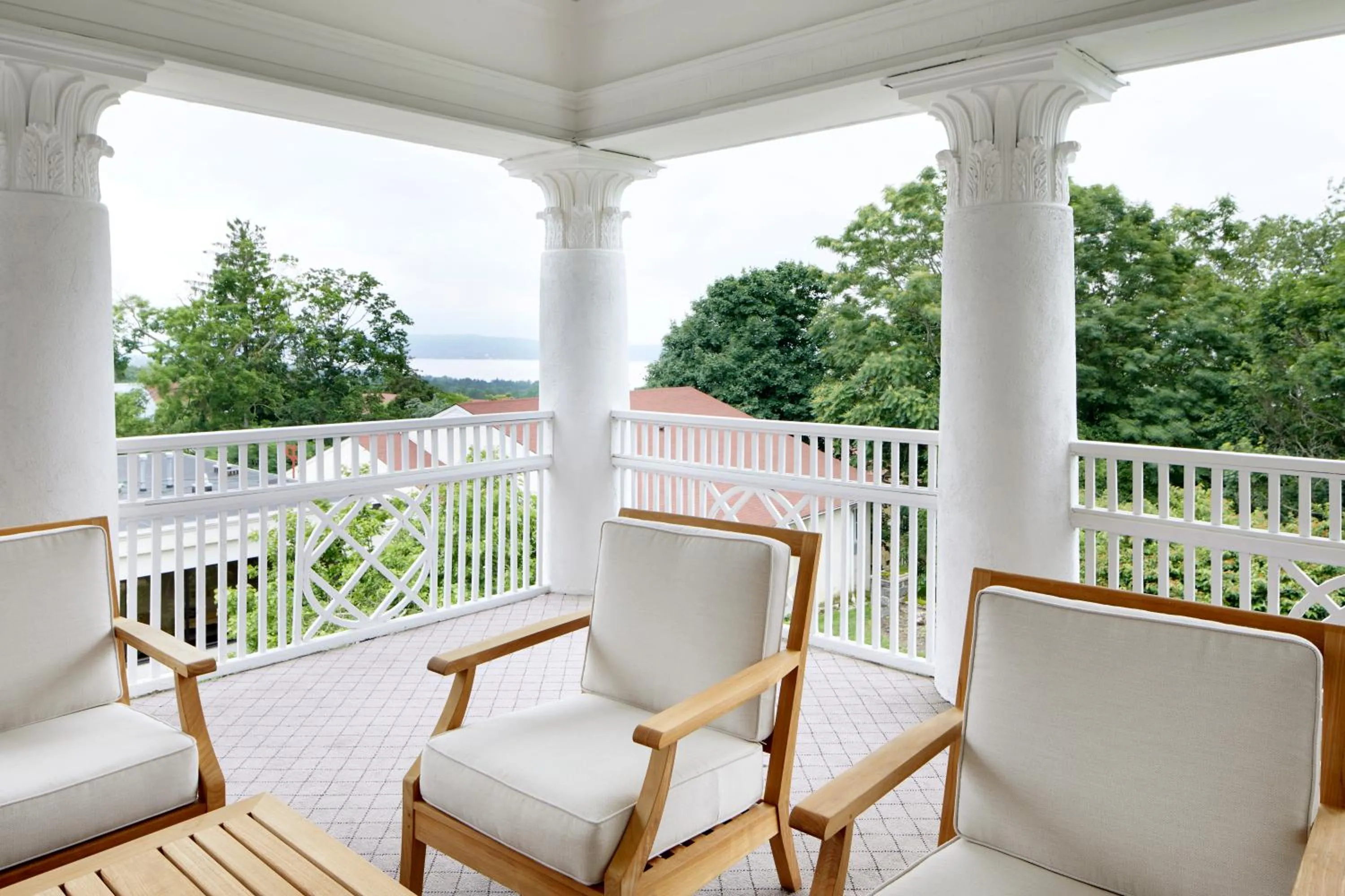 Balcony/Terrace in Tarrytown House Estate