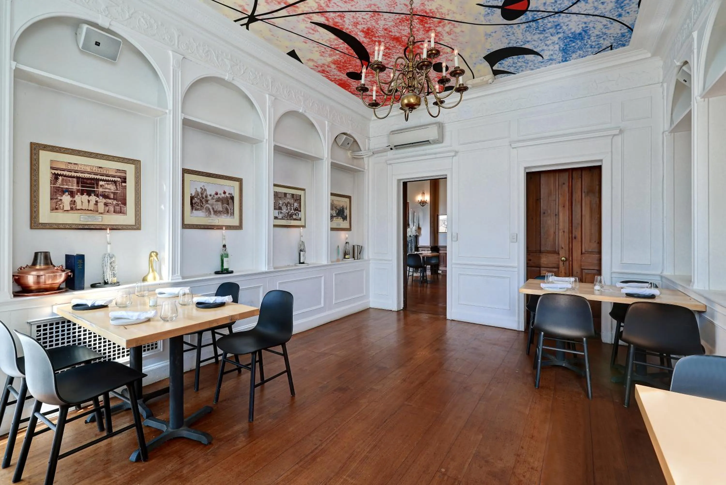 Restaurant/places to eat in Tarrytown House Estate