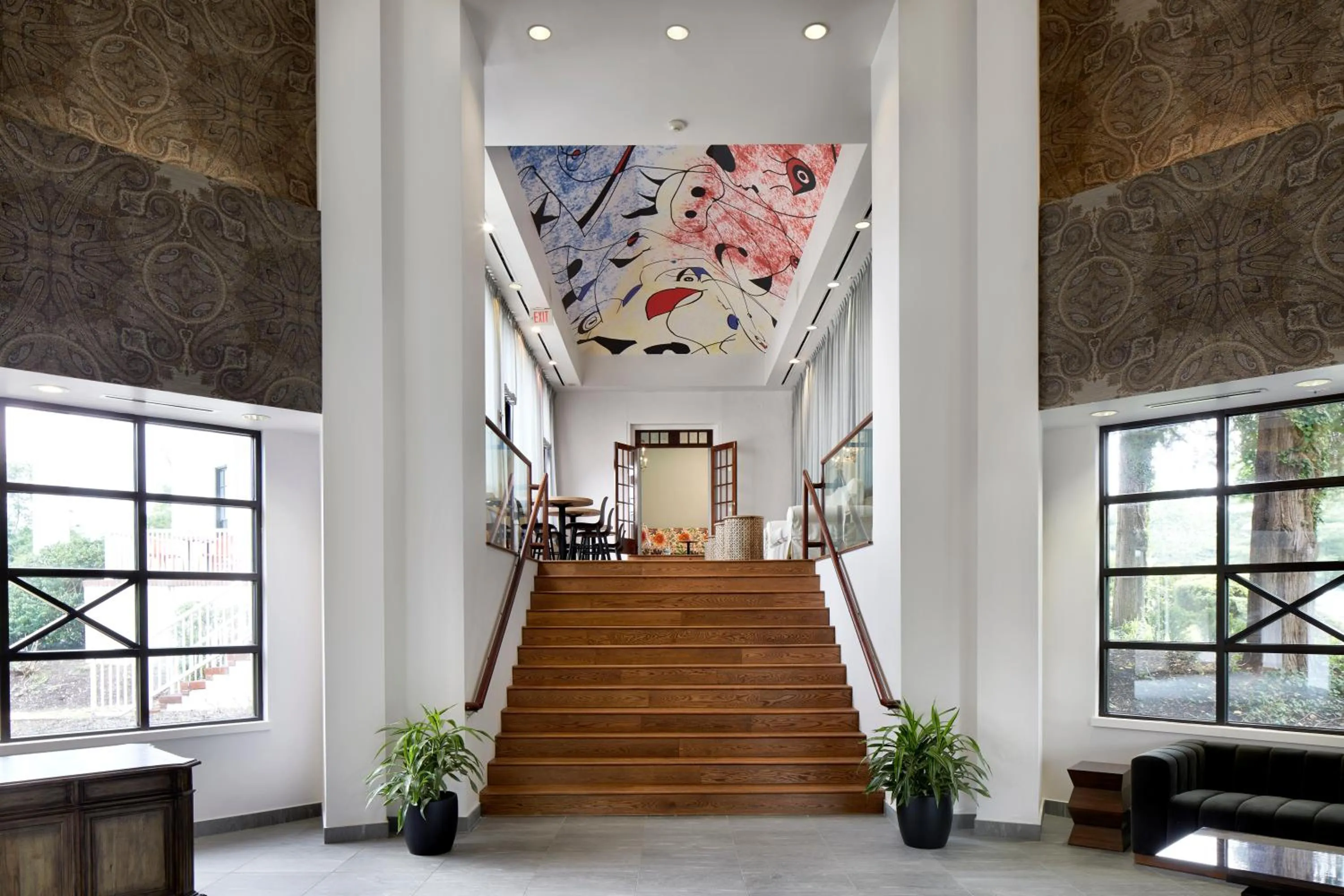 Area and facilities in Tarrytown House Estate